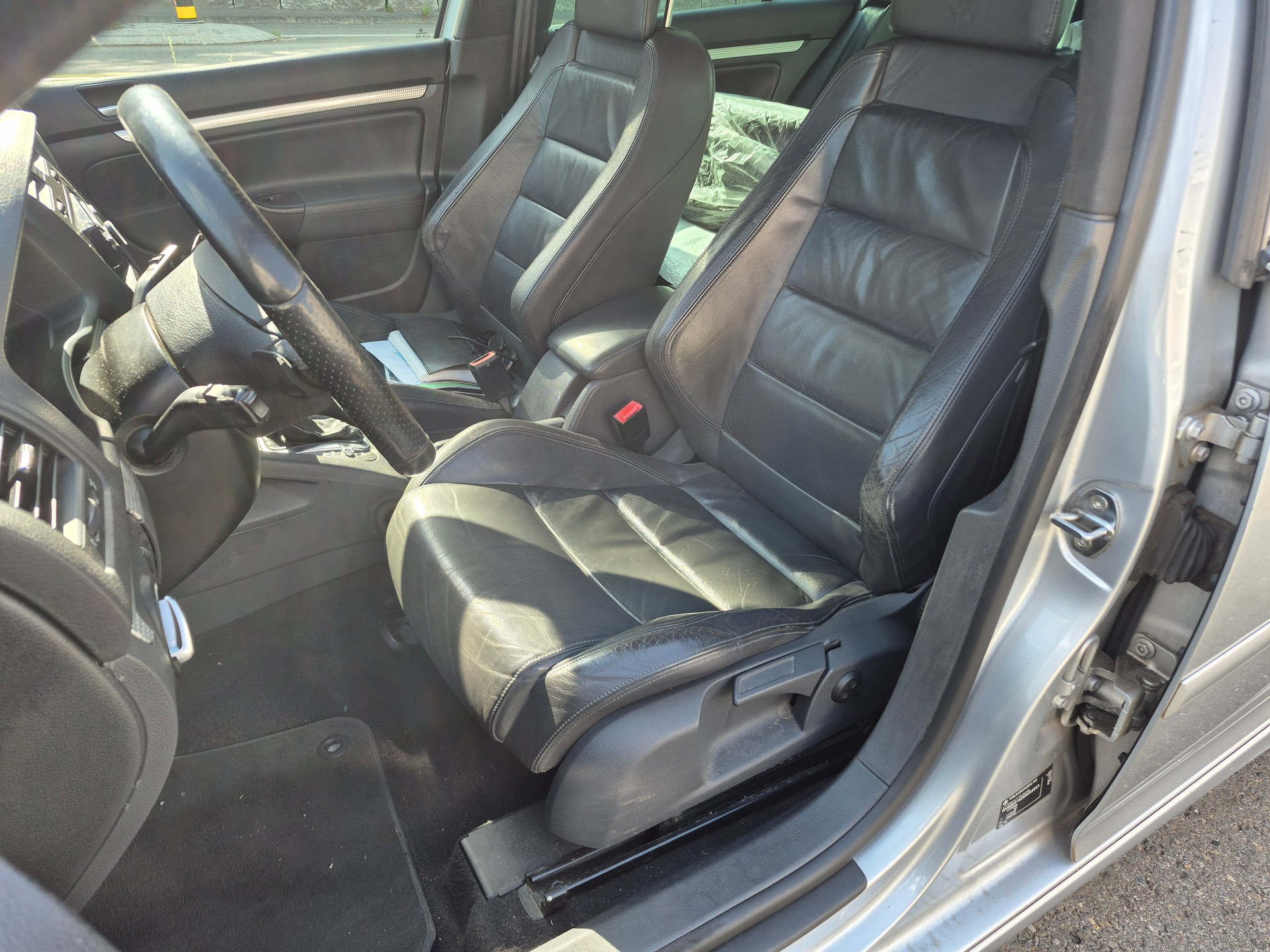 VW Golf R32 4Motion DSG-image-8
