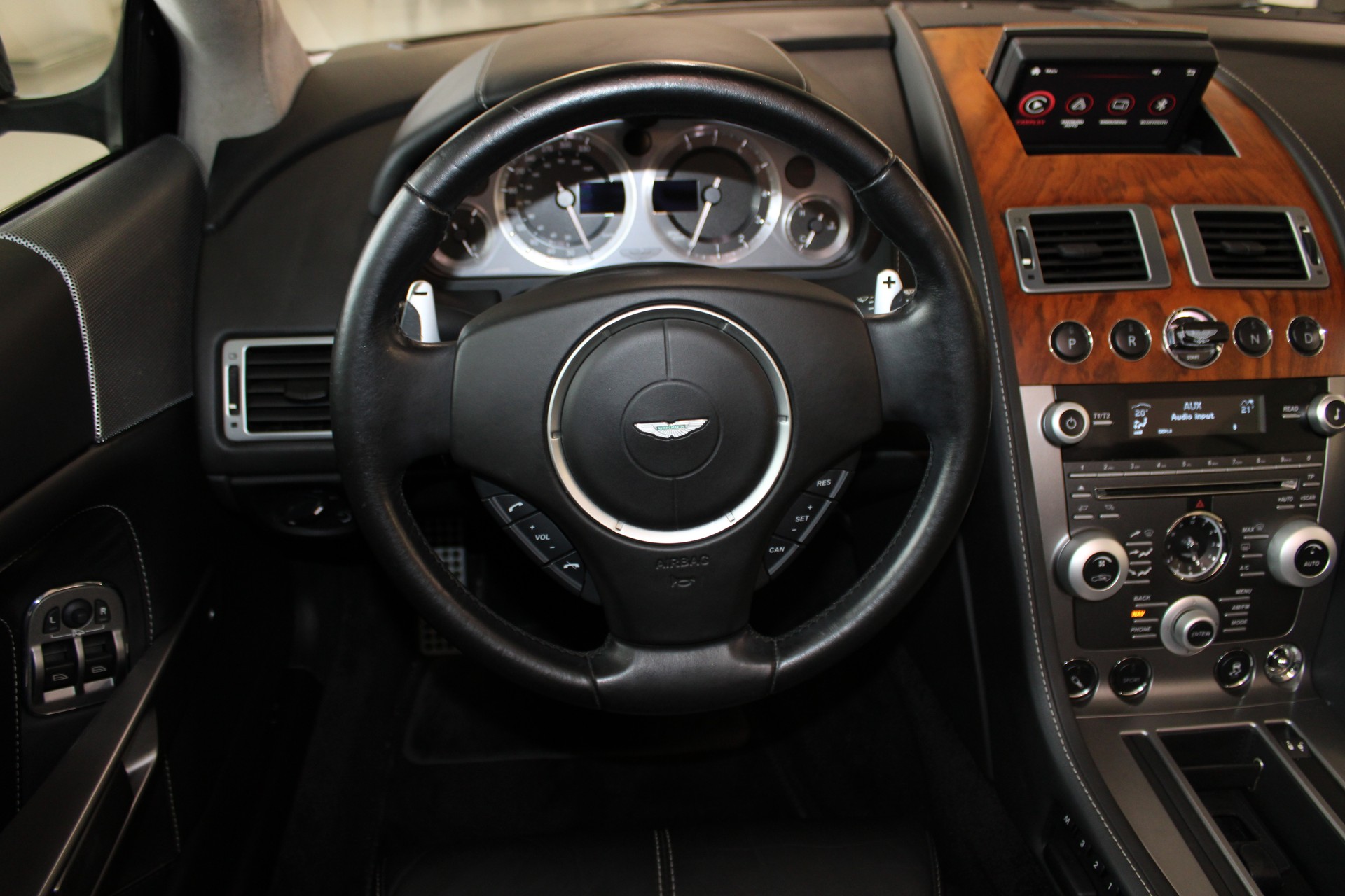 ASTON MARTIN DB9 Volante Touchtronic 2-image-8