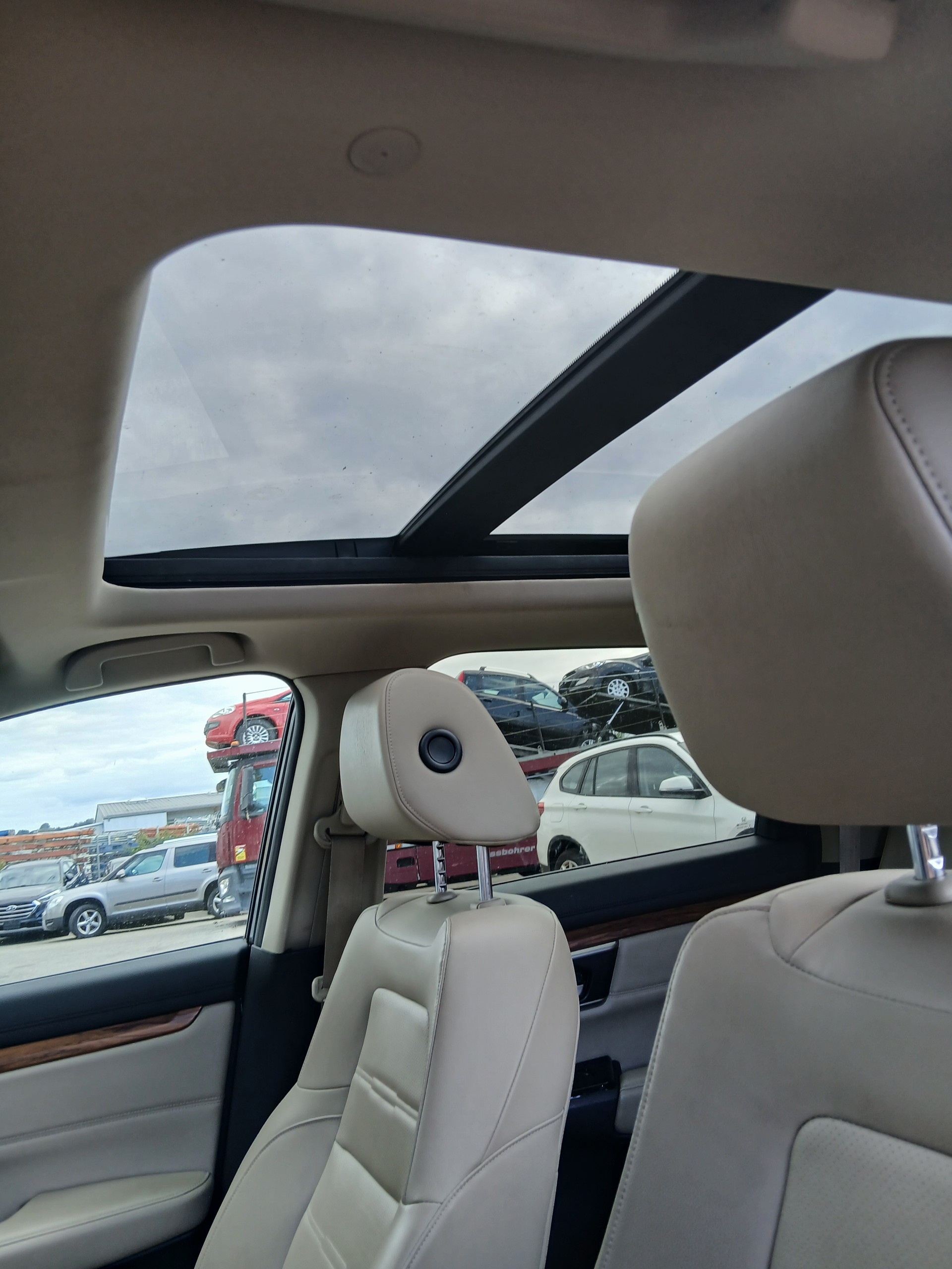 HONDA CR-V 1.5 i-VTEC Executive 4WD Automatic-image-3