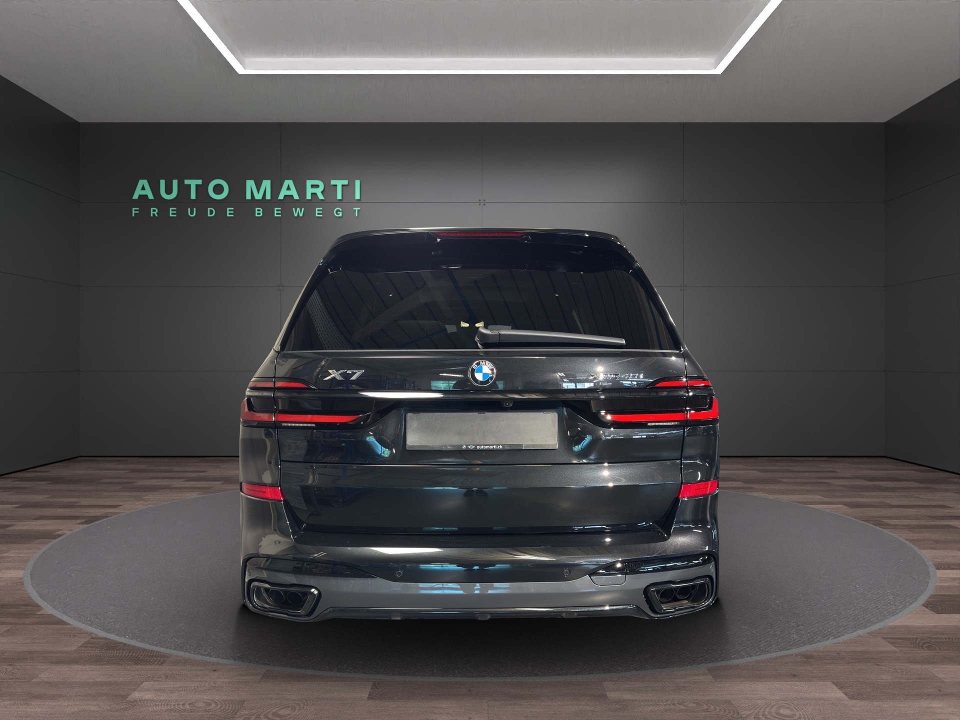 BMW X7 40i xDrive SAG-showroom-element-3