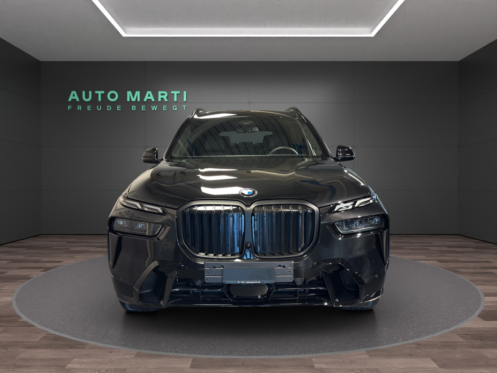 BMW X7 40i xDrive SAG-showroom-element-1