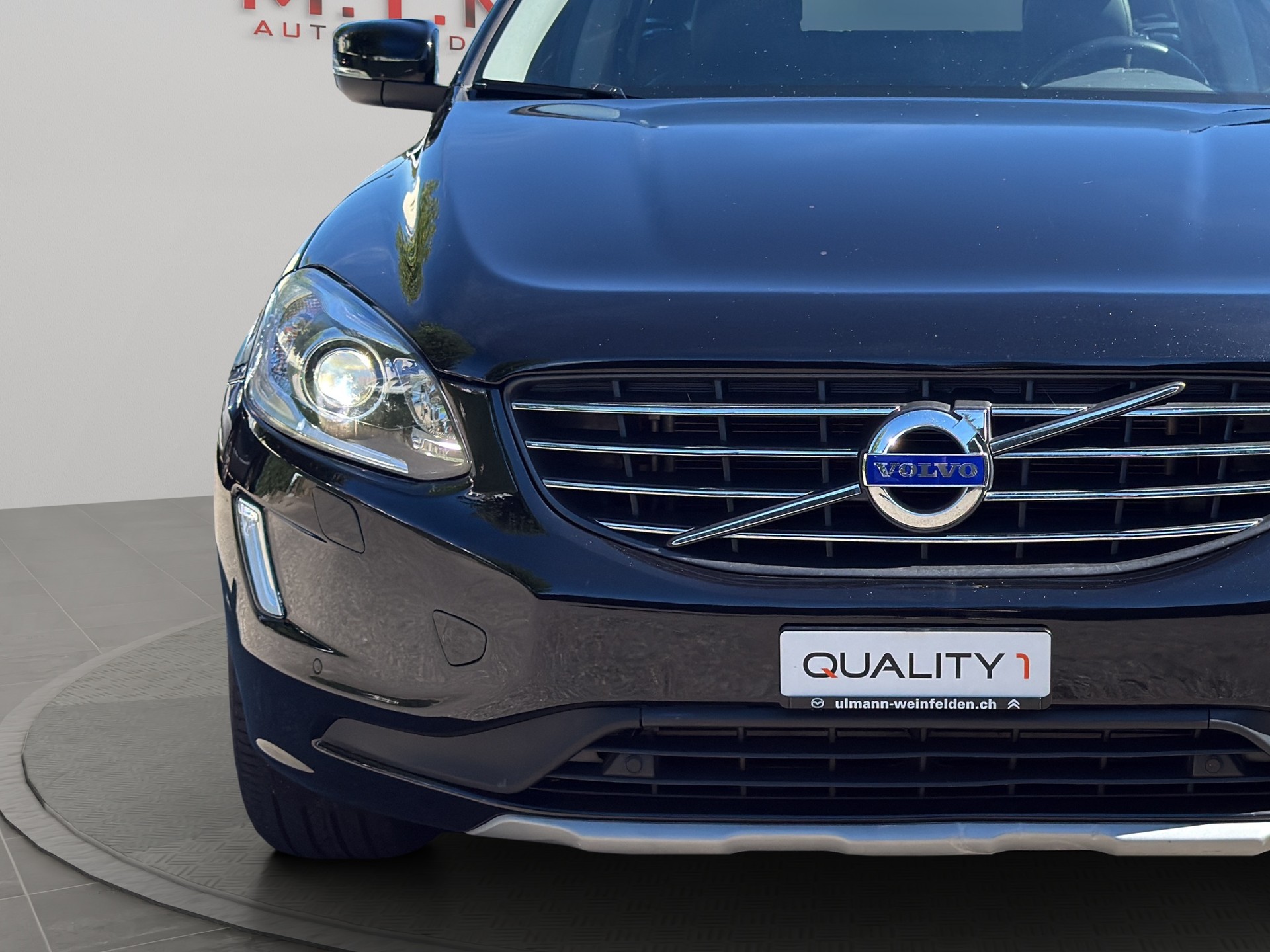 VOLVO XC60 T5 AWD Summum Geartronic-showroom-element-3