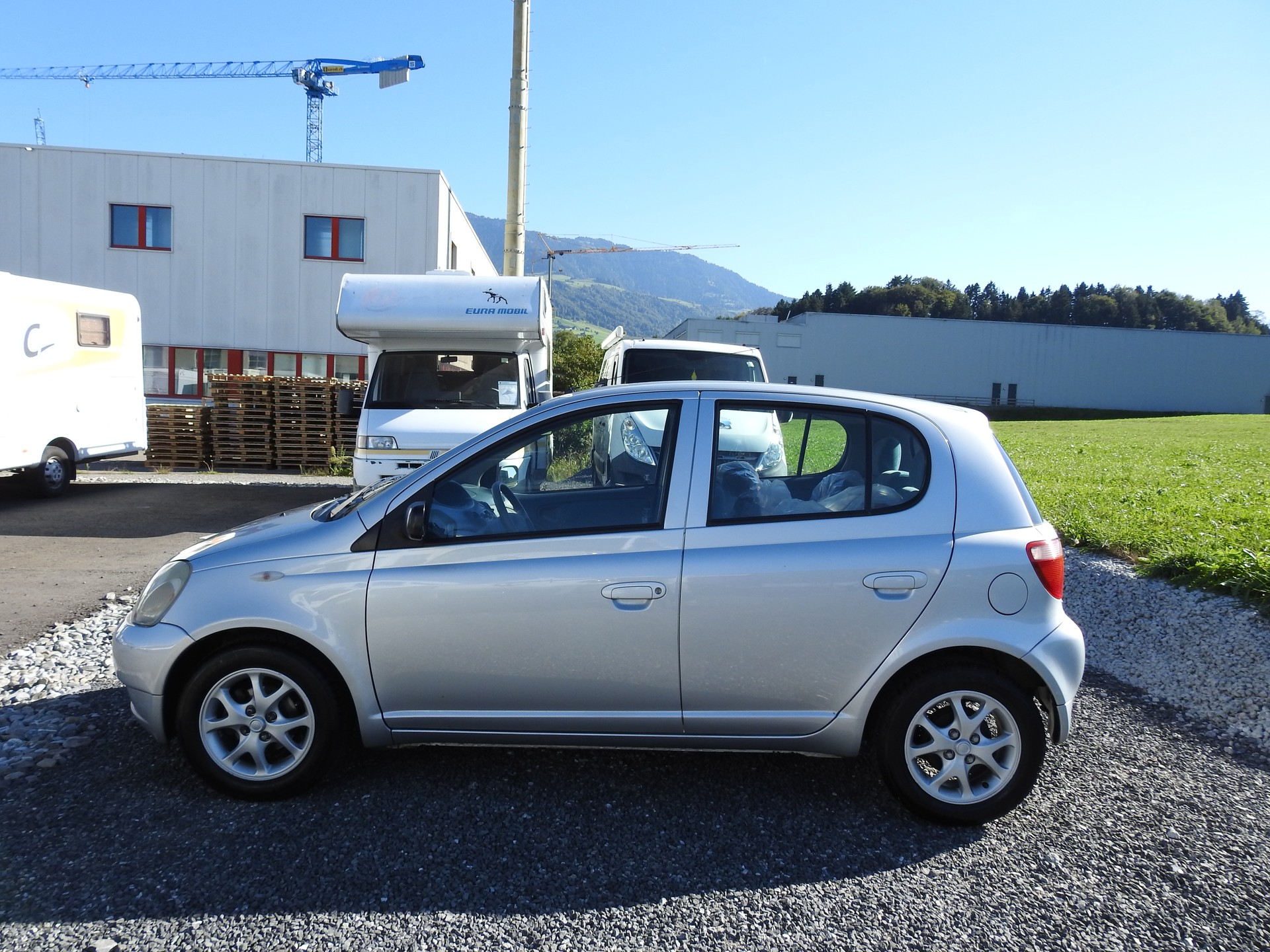 TOYOTA Yaris 1.3 Linea Sol-showroom-element-2