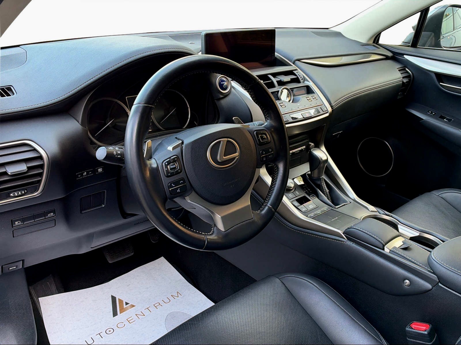 LEXUS NX 300h Excellence E-Four Automatic-showroom-element-1