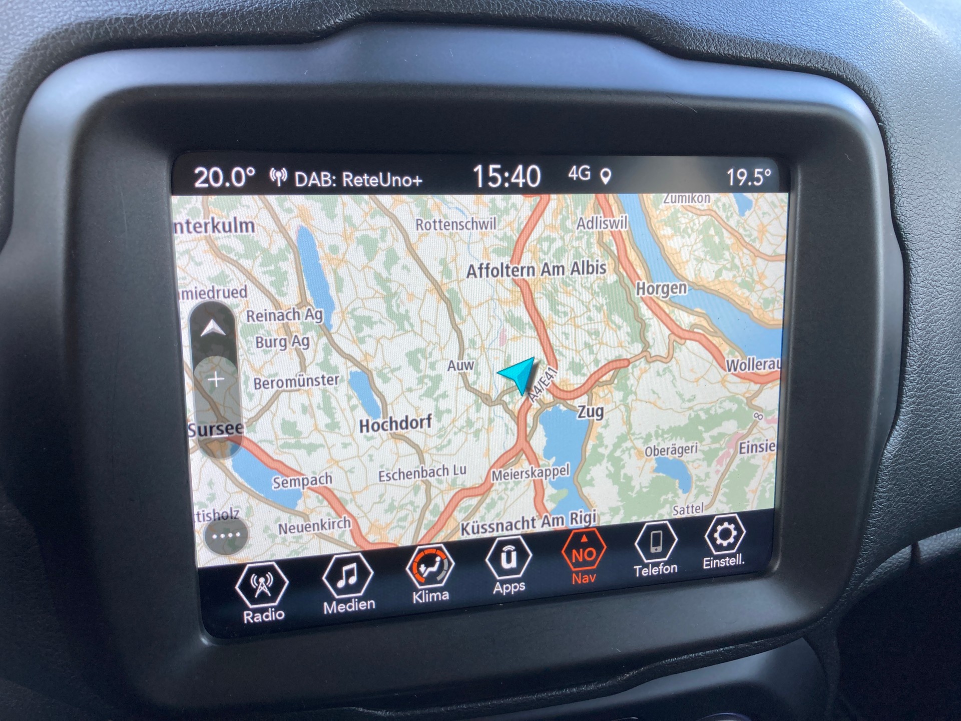 JEEP Renegade 1.3 T PHEV Trailhawk AWD mit Geländeuntersetzung-image-23