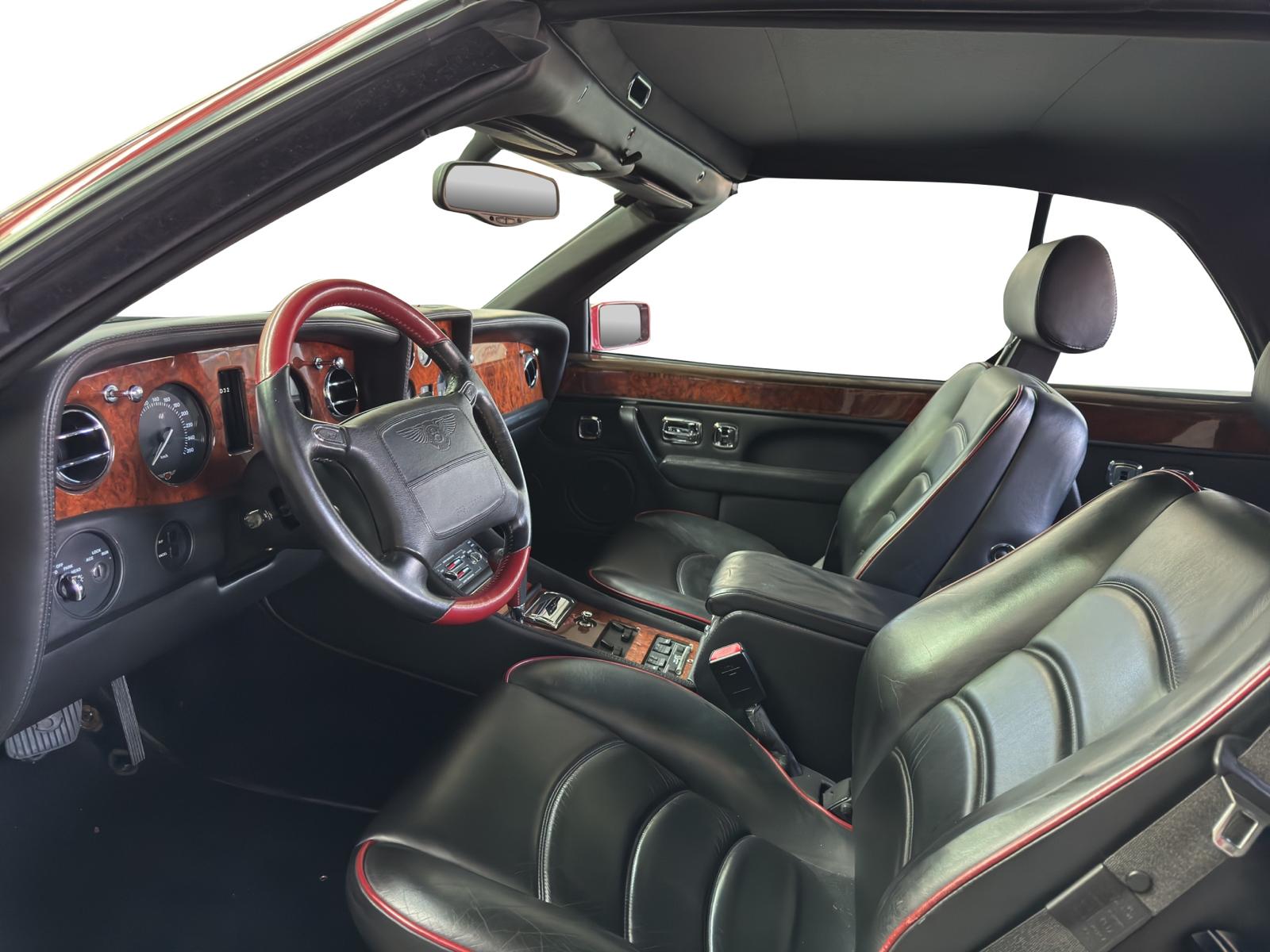 BENTLEY Azure-showroom-element-3