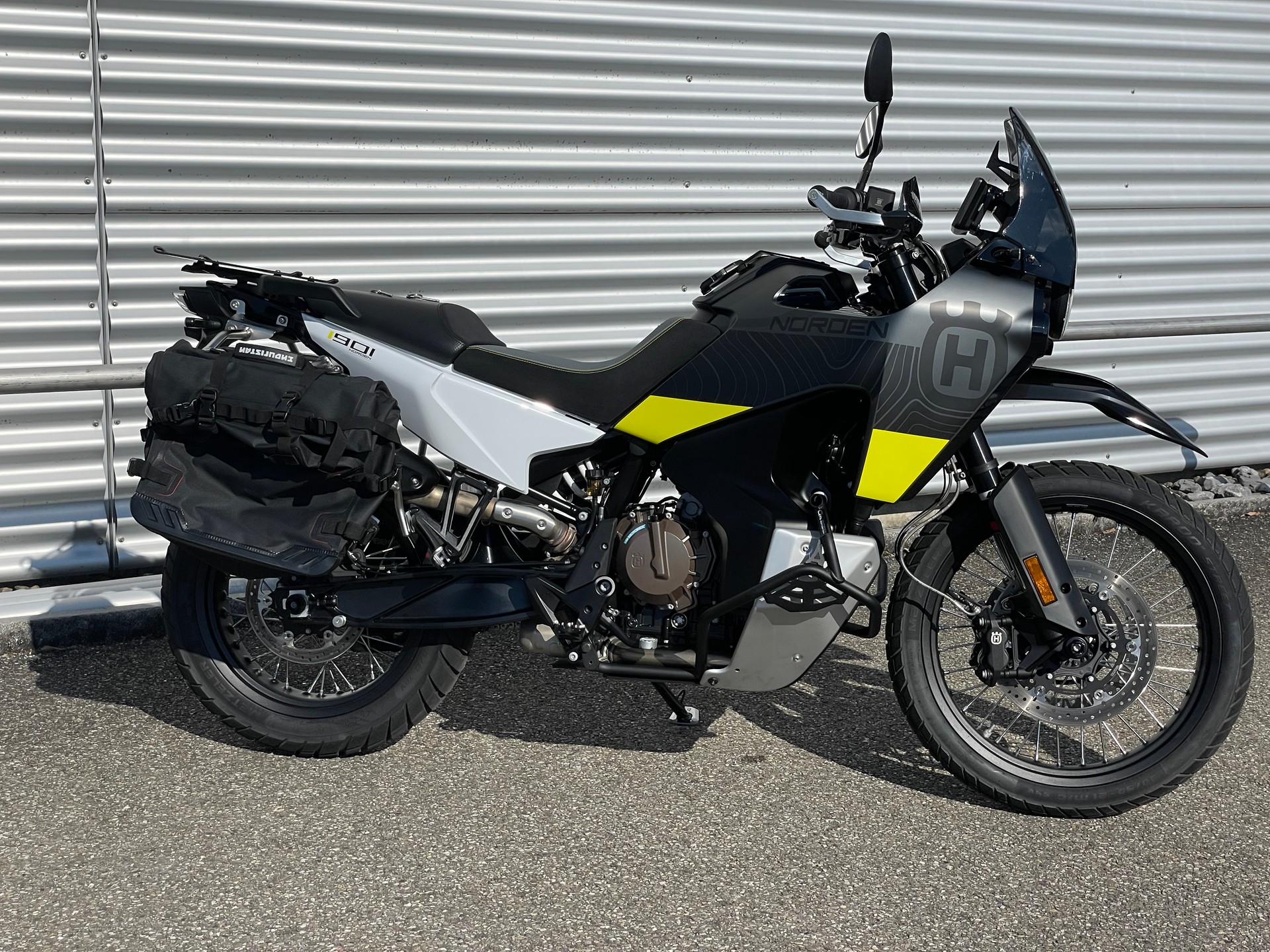 HUSQVARNA Norden 901-image-2