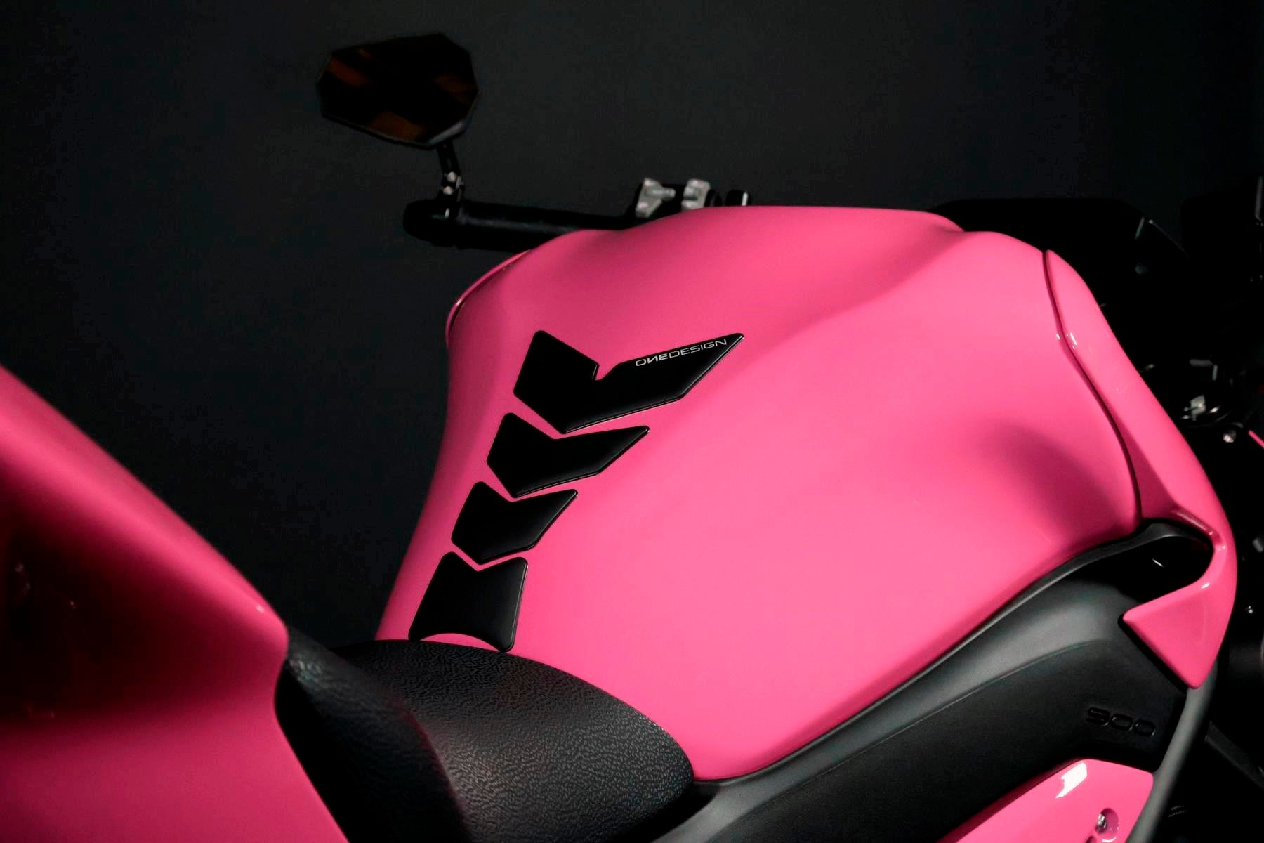 KAWASAKI Z 900 (91/70/35 KW) *Barbie Edition* Level 3-image-6