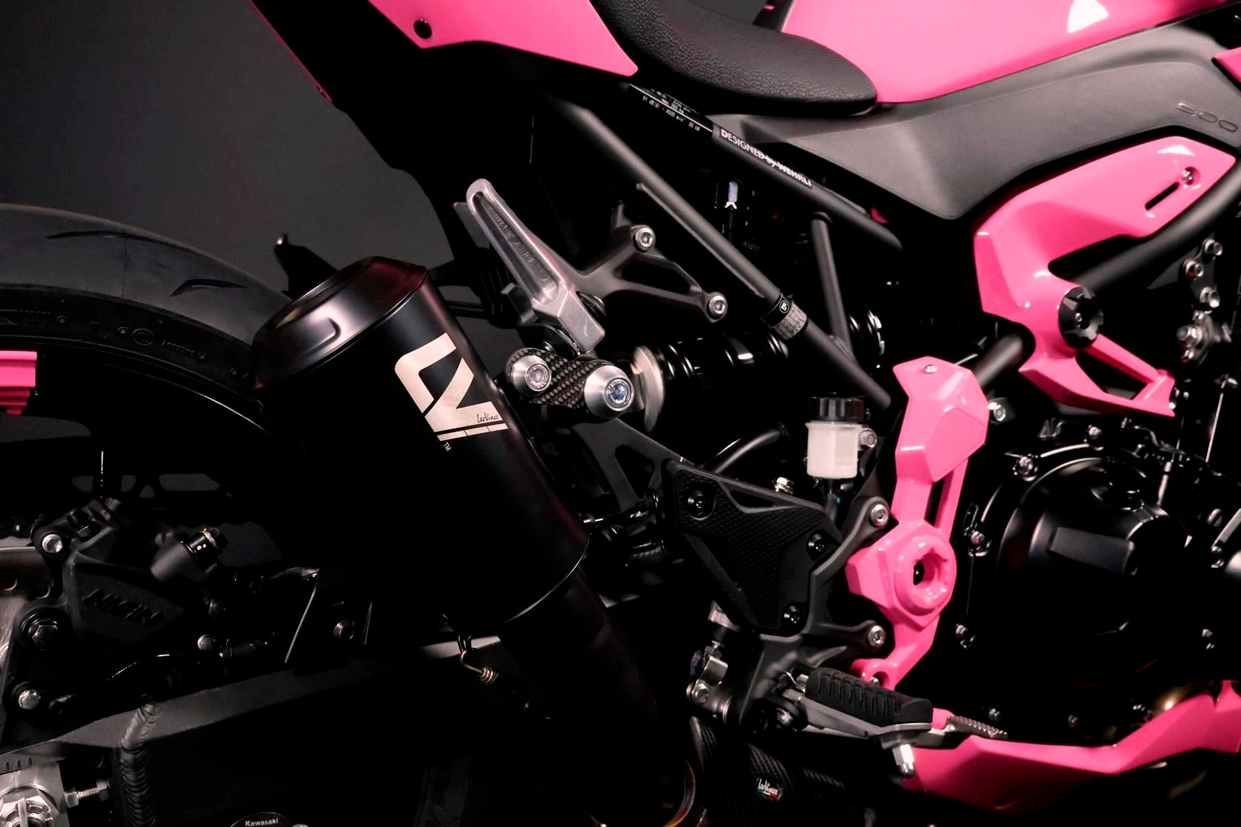 KAWASAKI Z 900 (91/70/35 KW) *Barbie Edition* Level 3-image-7