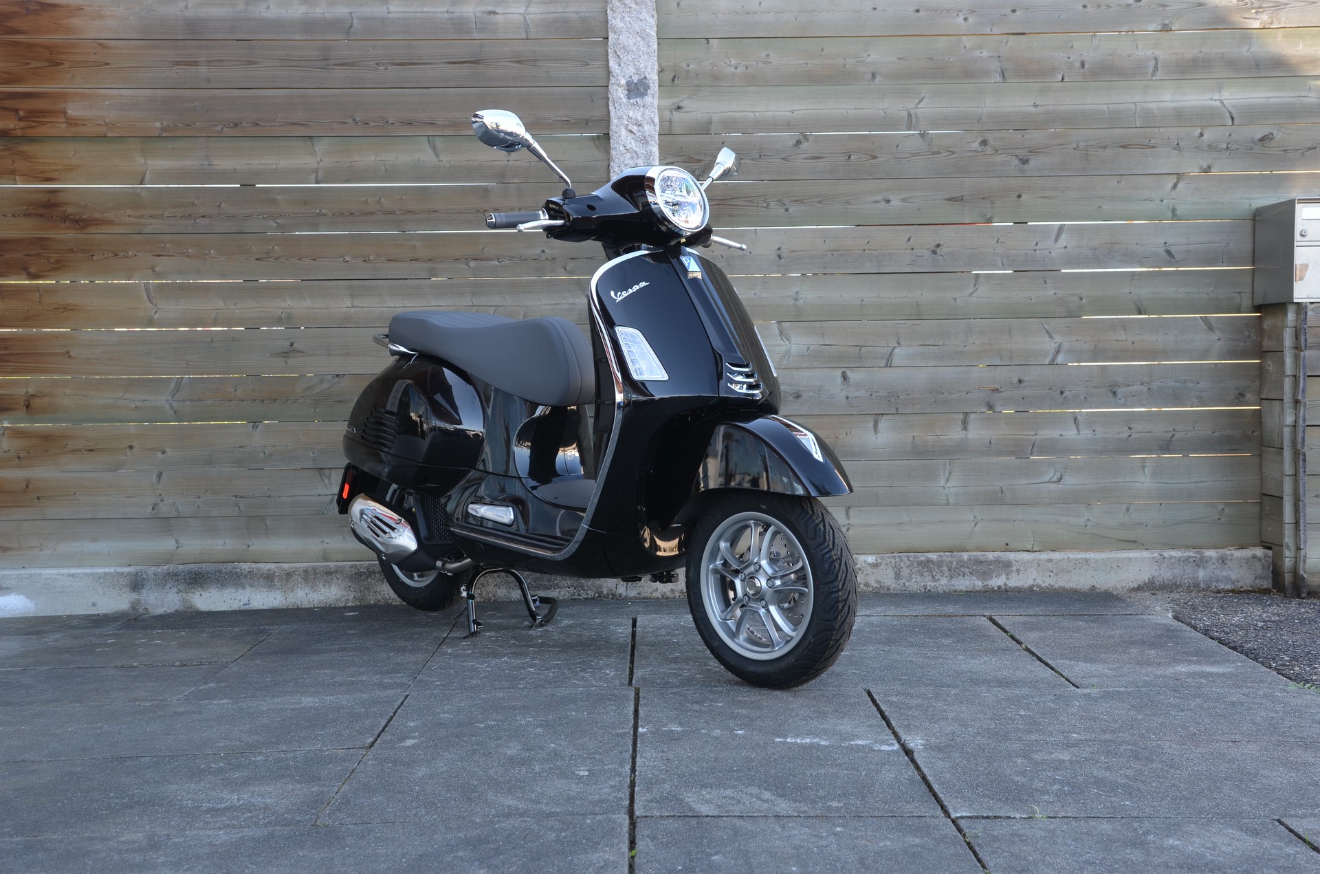 PIAGGIO Vespa GTS 125 RST Euro 5+-image-3