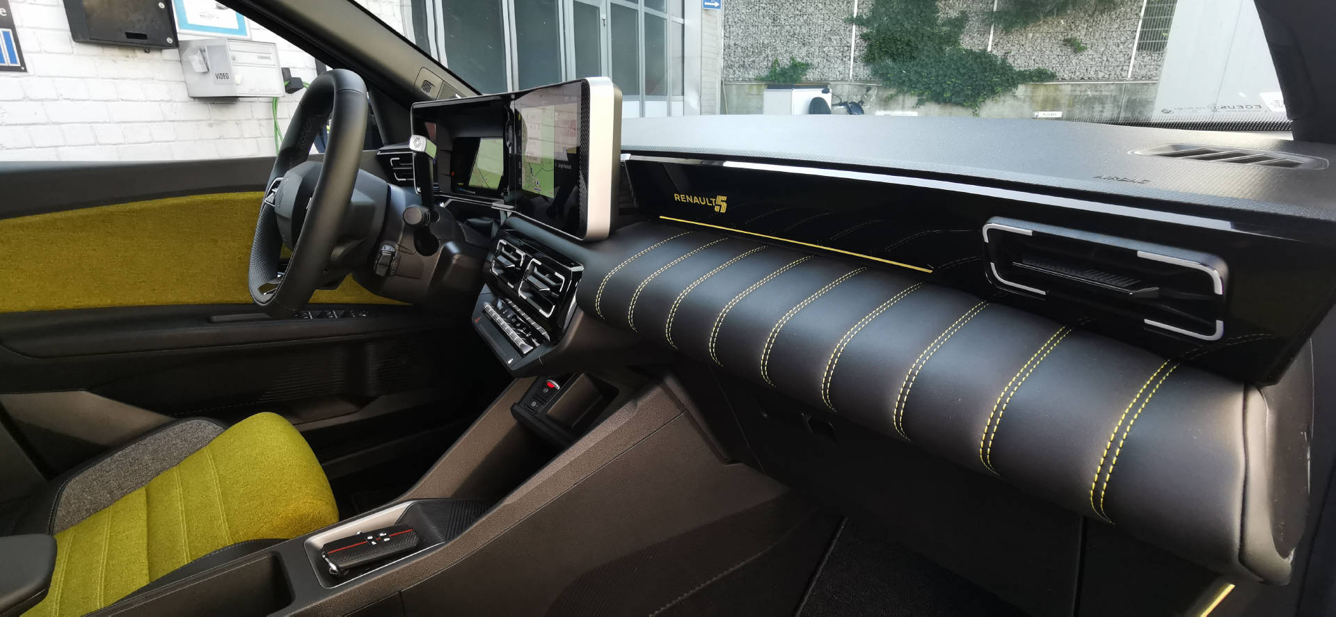 RENAULT 5 E-Tech Comfort Range iconic-image-9
