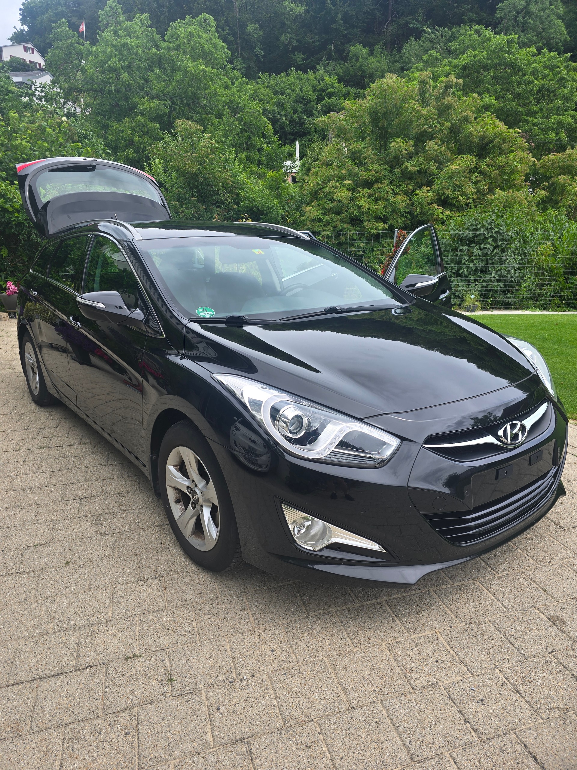 HYUNDAI i40 Wagon 1.7 CRDI Style-image-1