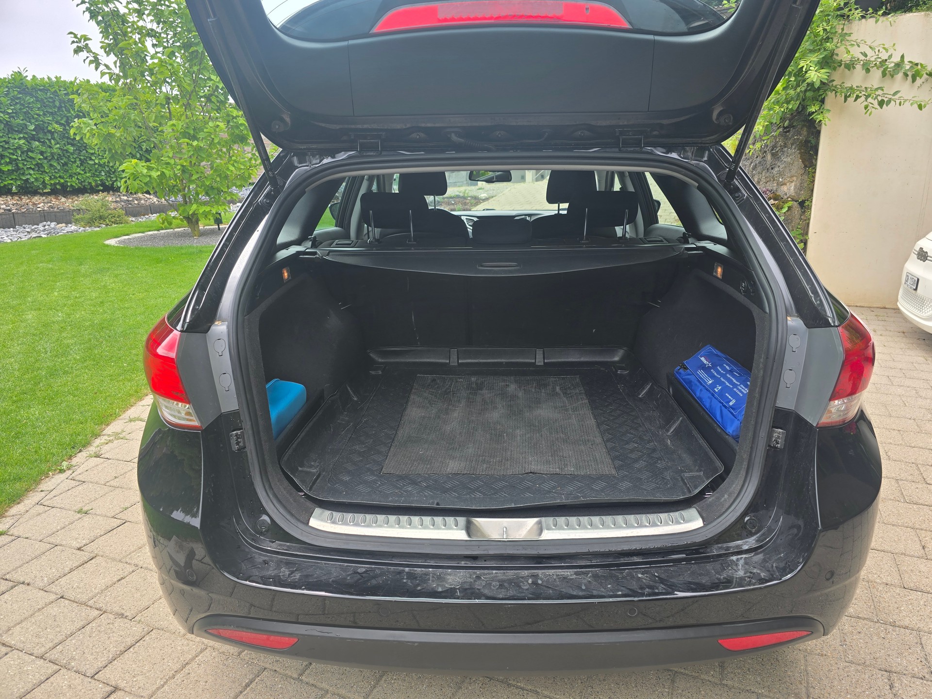 HYUNDAI i40 Wagon 1.7 CRDI Style-image-4