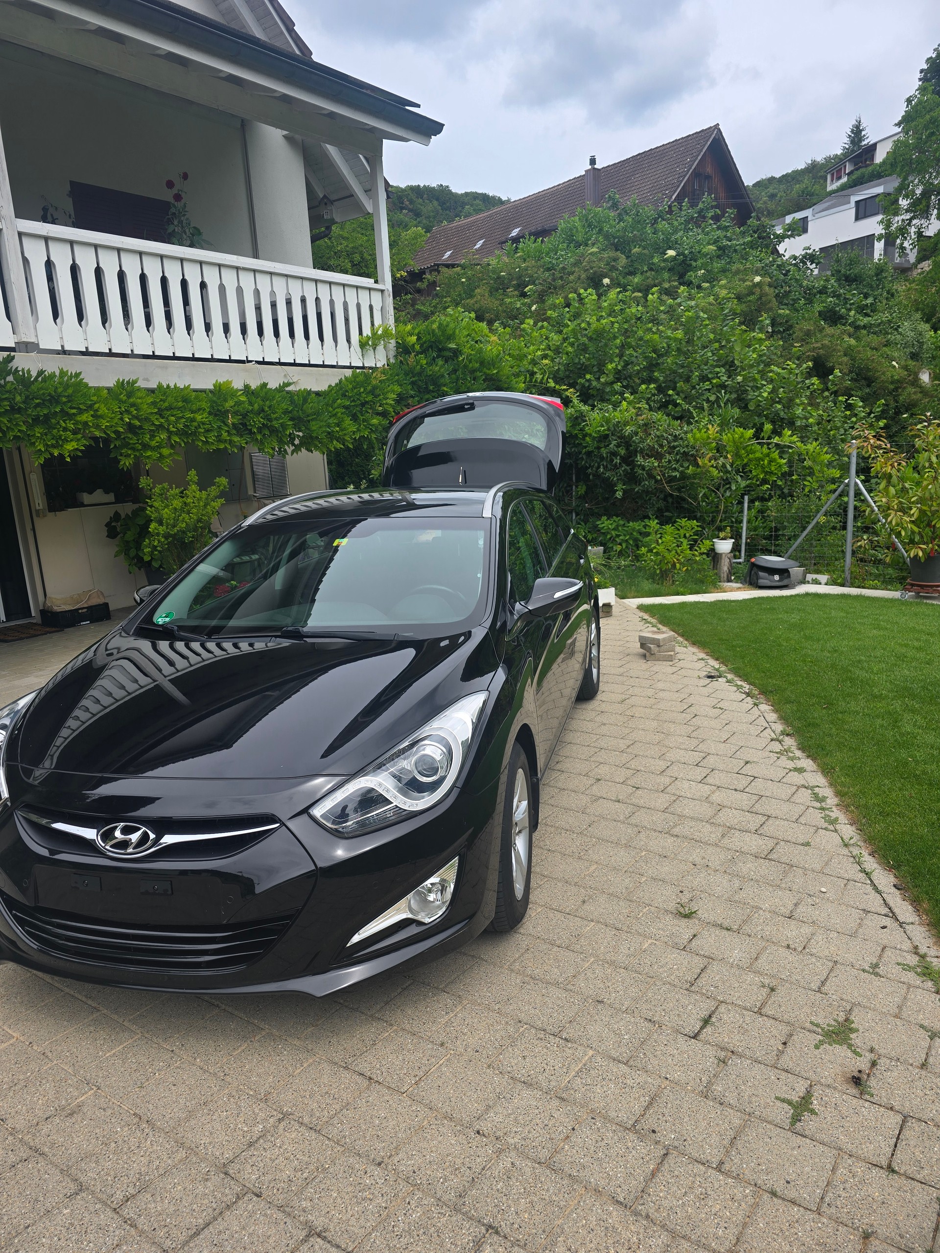 HYUNDAI i40 Wagon 1.7 CRDI Style-image-2