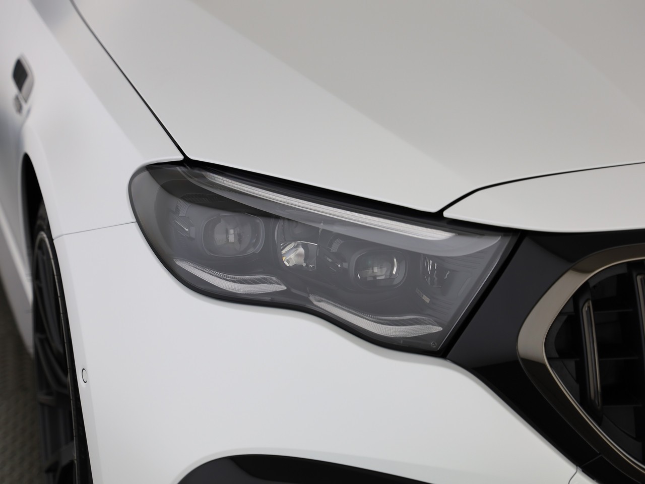MERCEDES-BENZ E 53 Hybrid T 4Matic+ 9G-Tronic-image-16