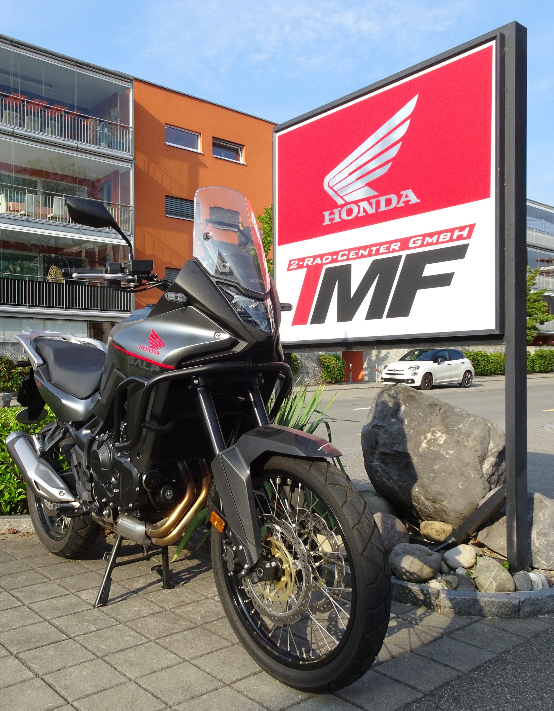 HONDA XL 750 Transalp-image-1
