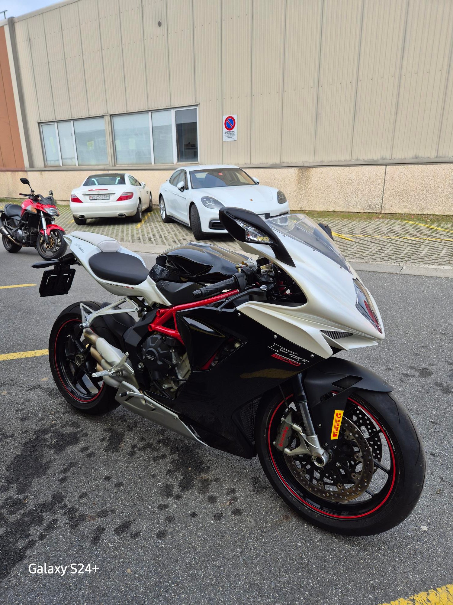 MV AGUSTA F3 800 EAS-image-1