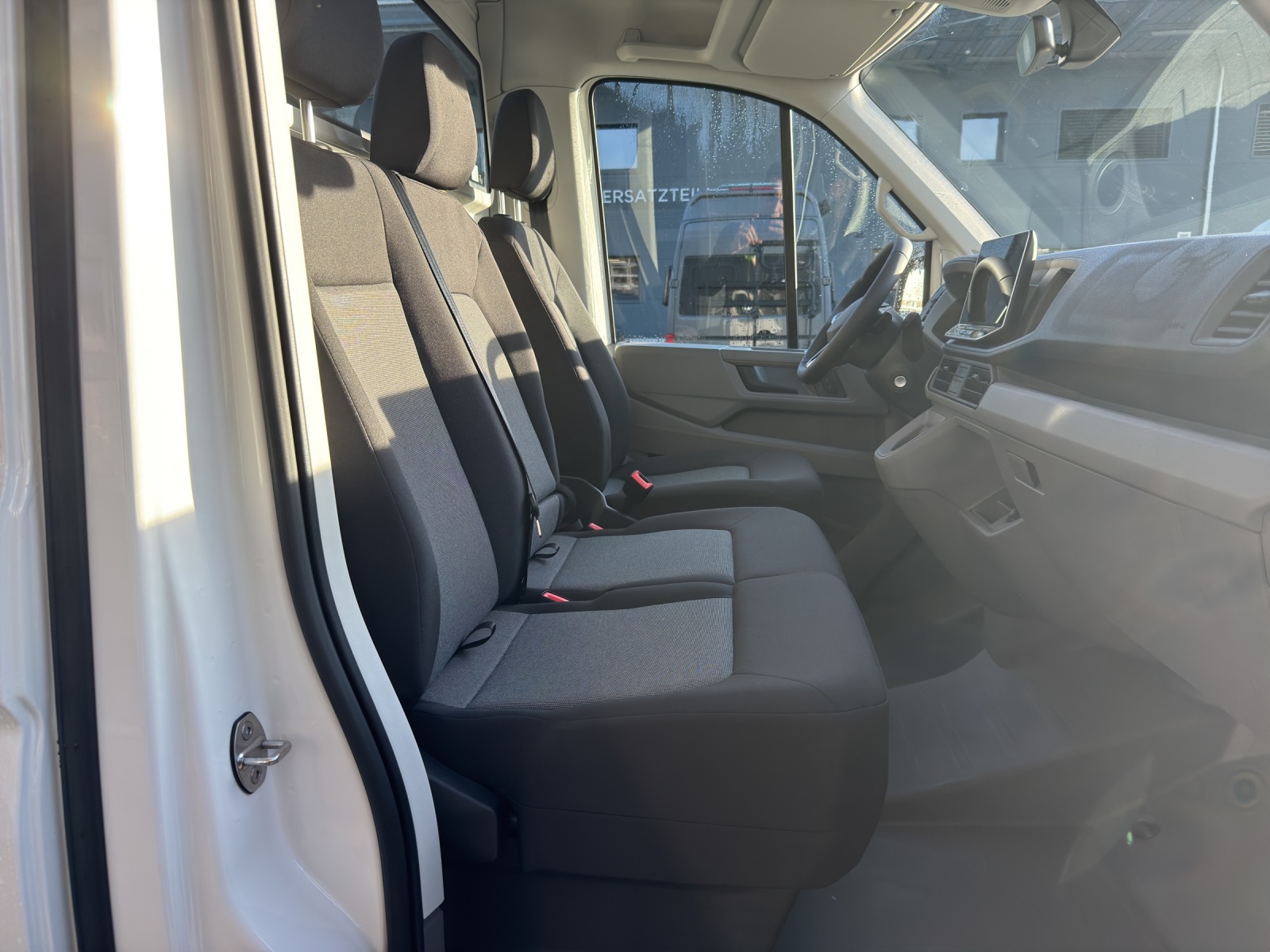 VW Crafter 35 Kab.-Ch. 3640 2.0 TDI 140-image-8