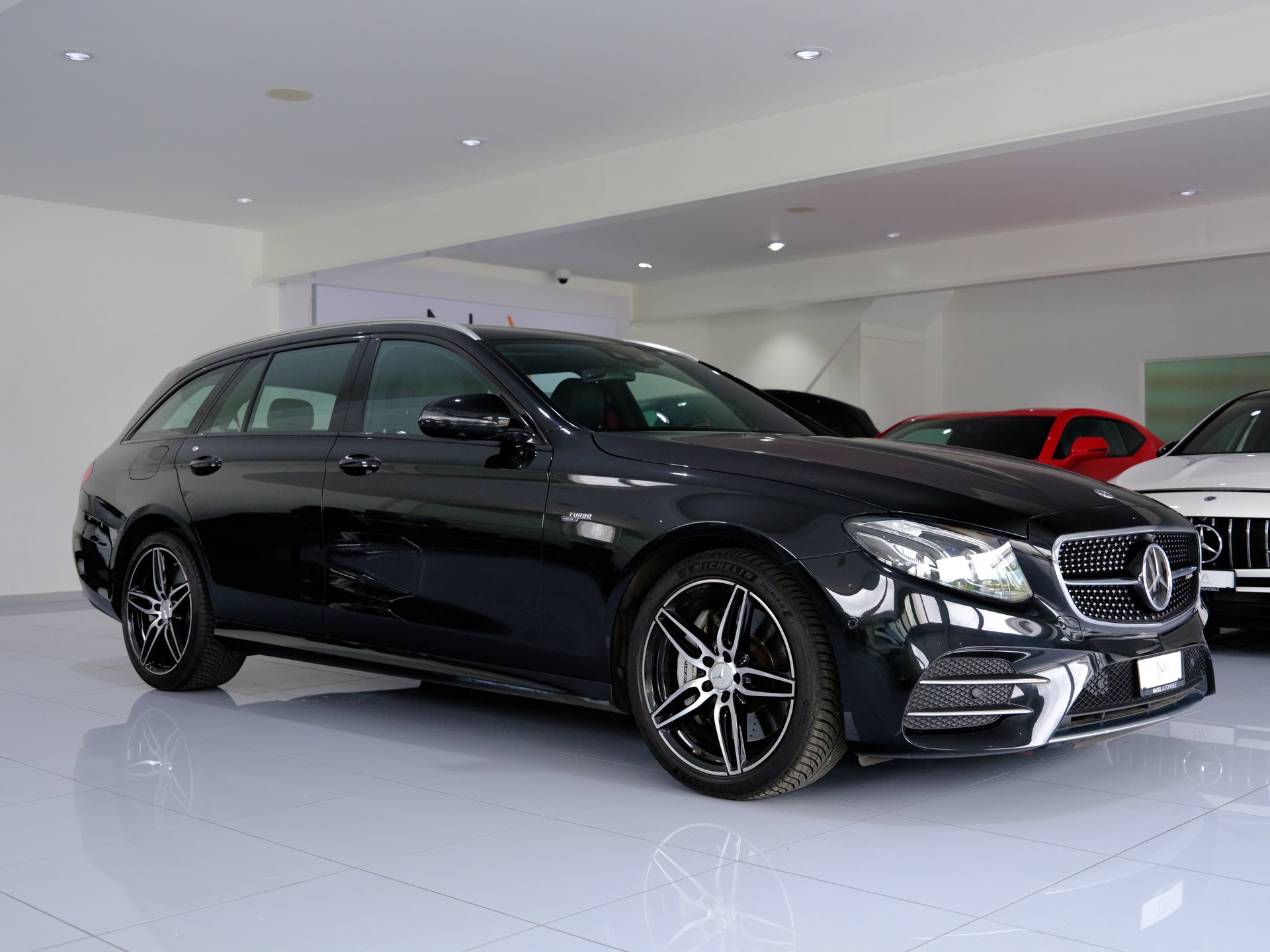 MERCEDES-BENZ E 53 AMG 4Matic 9G-Tronic-showroom-element-1