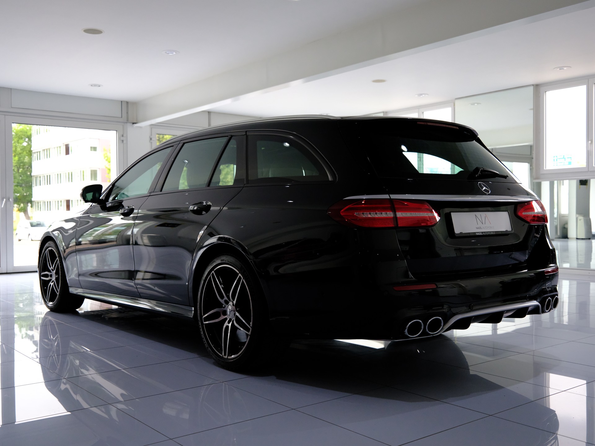 MERCEDES-BENZ E 53 AMG 4Matic 9G-Tronic-image-5