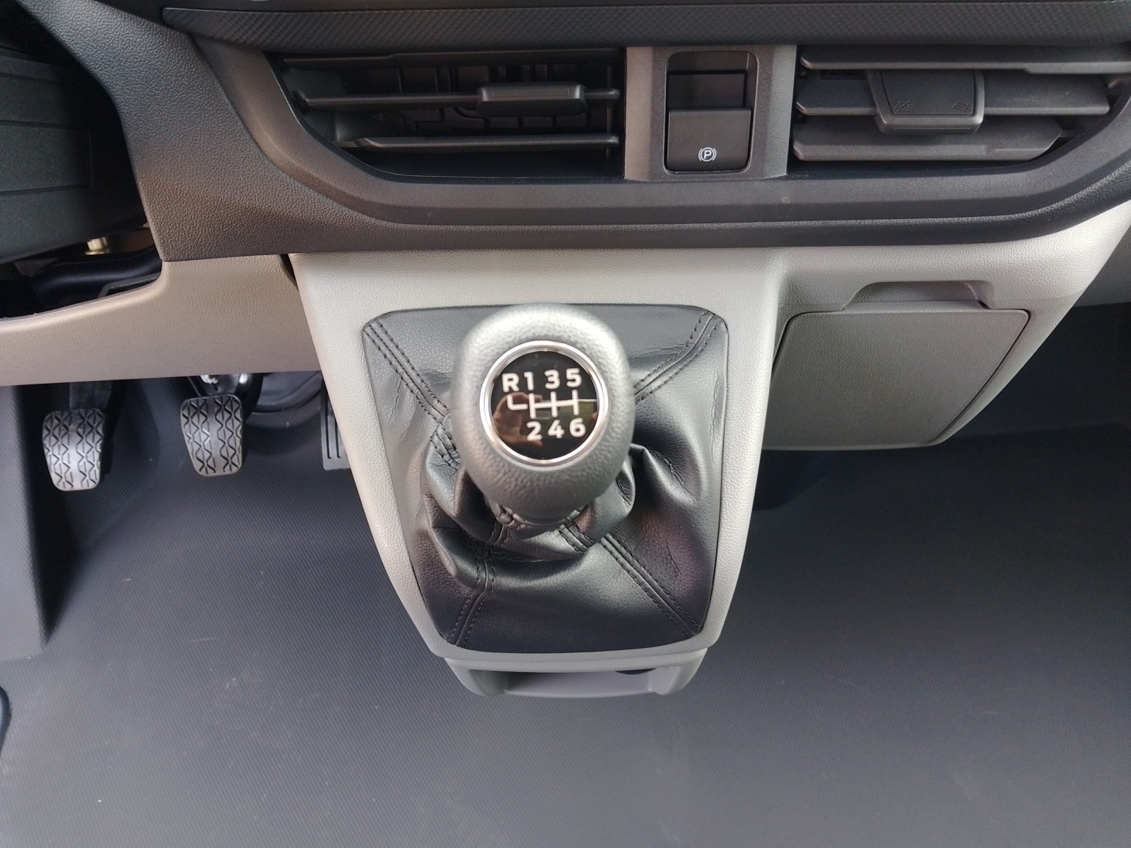 FORD Transit Custom Van 280 L1 2.0 EcoBlue 110 Trend-image-10
