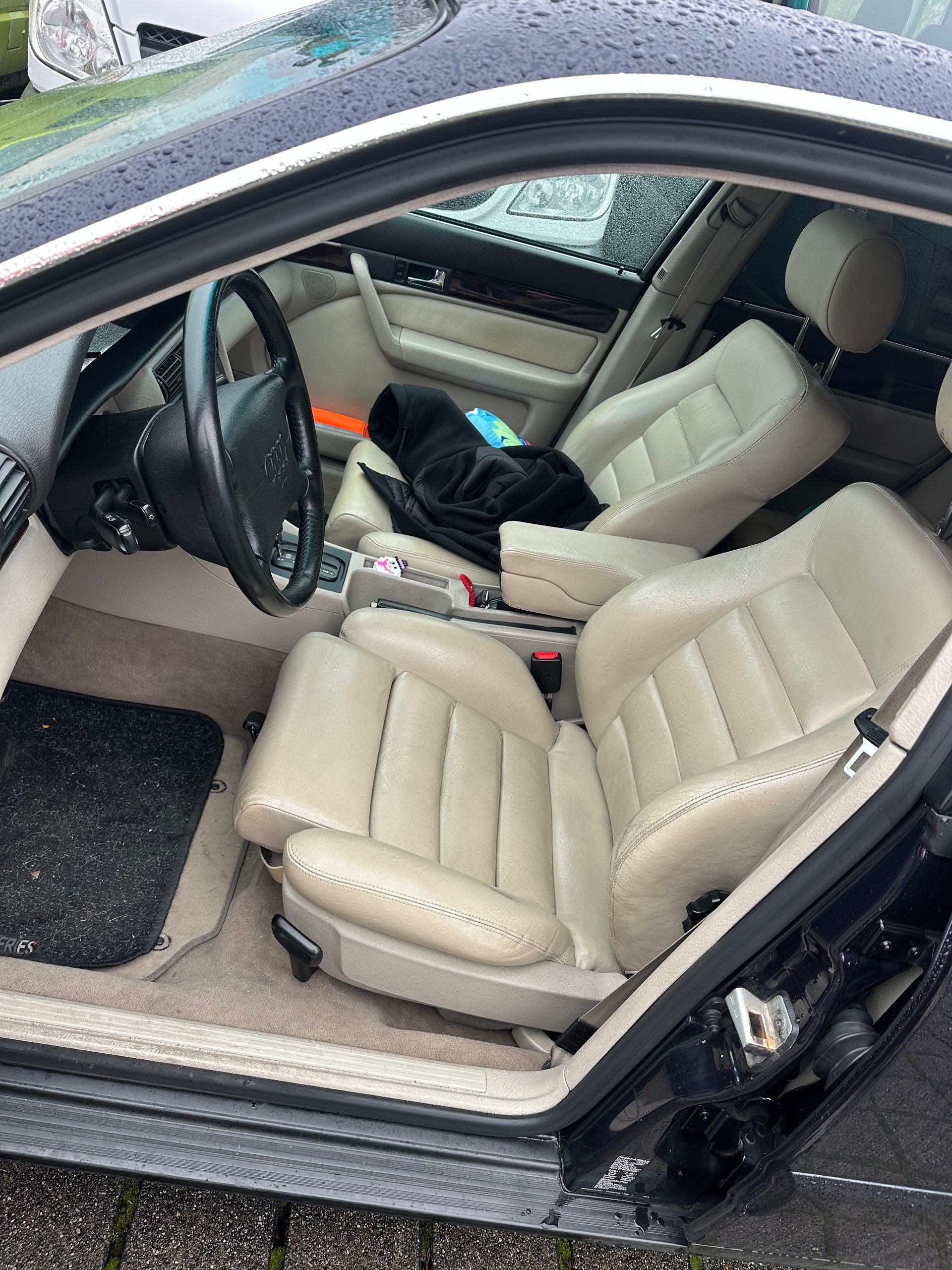 AUDI A6 2.5 TDI 140-image-7