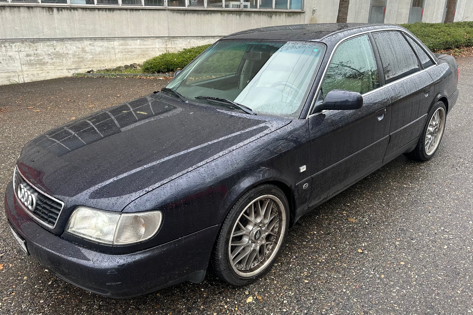 AUDI A6 2.5 TDI 140-image-1