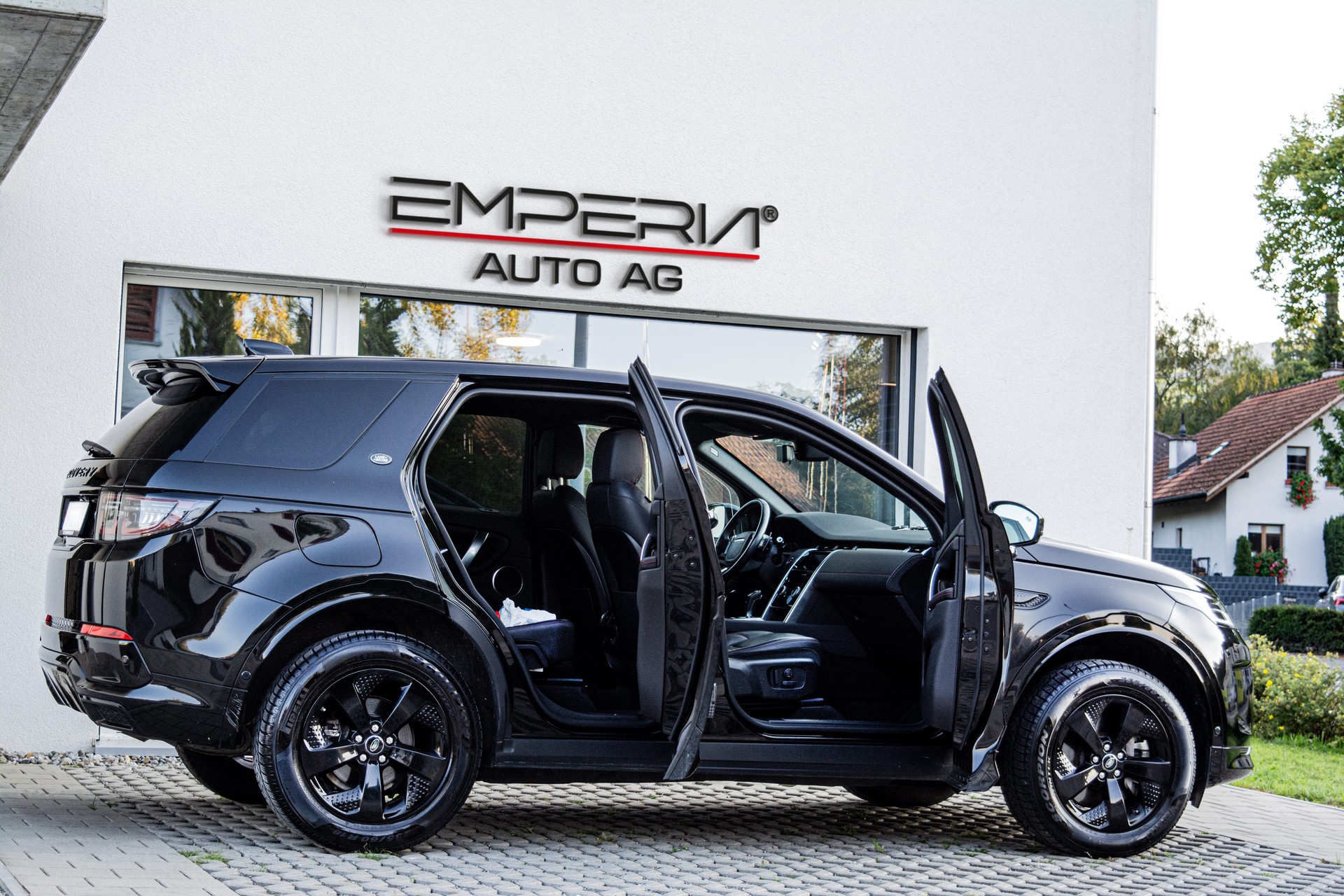 LAND ROVER Discovery Sport R Dyn P200 2.0 Si4 MHEV HSE BLACK PACK-image-7