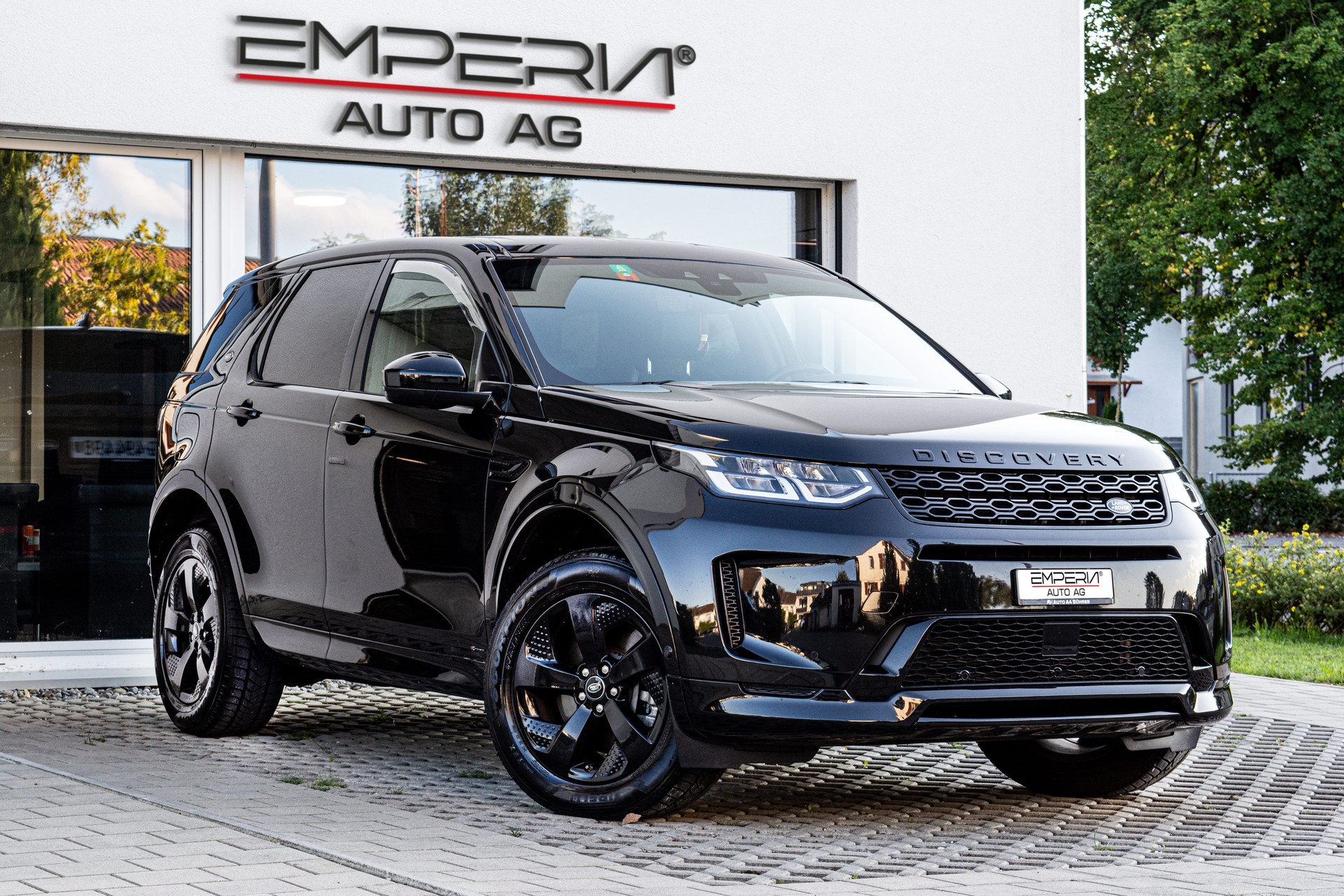 LAND ROVER Discovery Sport R Dyn P200 2.0 Si4 MHEV HSE BLACK PACK-showroom-element-2