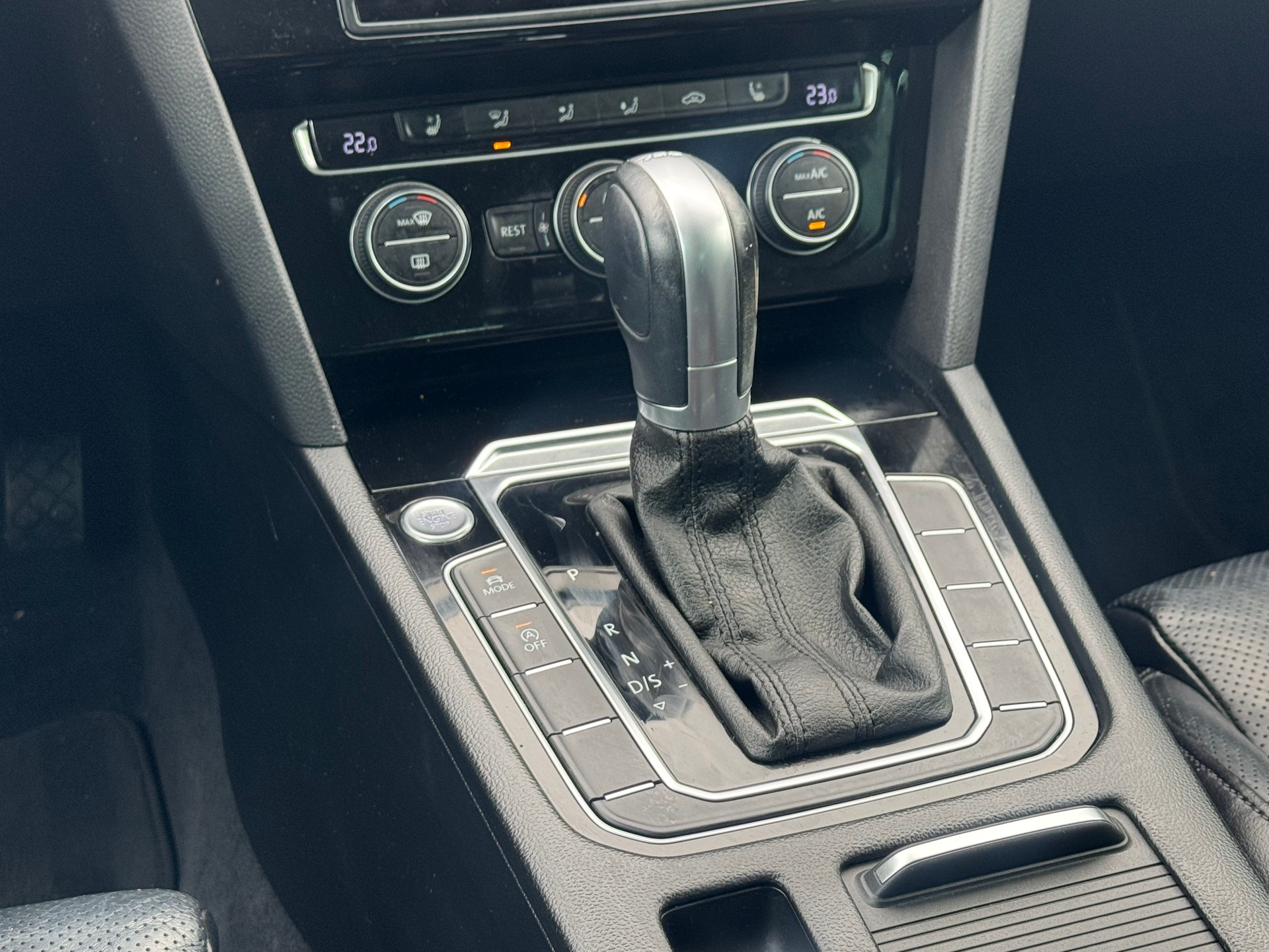 VW Passat Variant 1.4 TSI ACT BMT Highline DSG-image-14