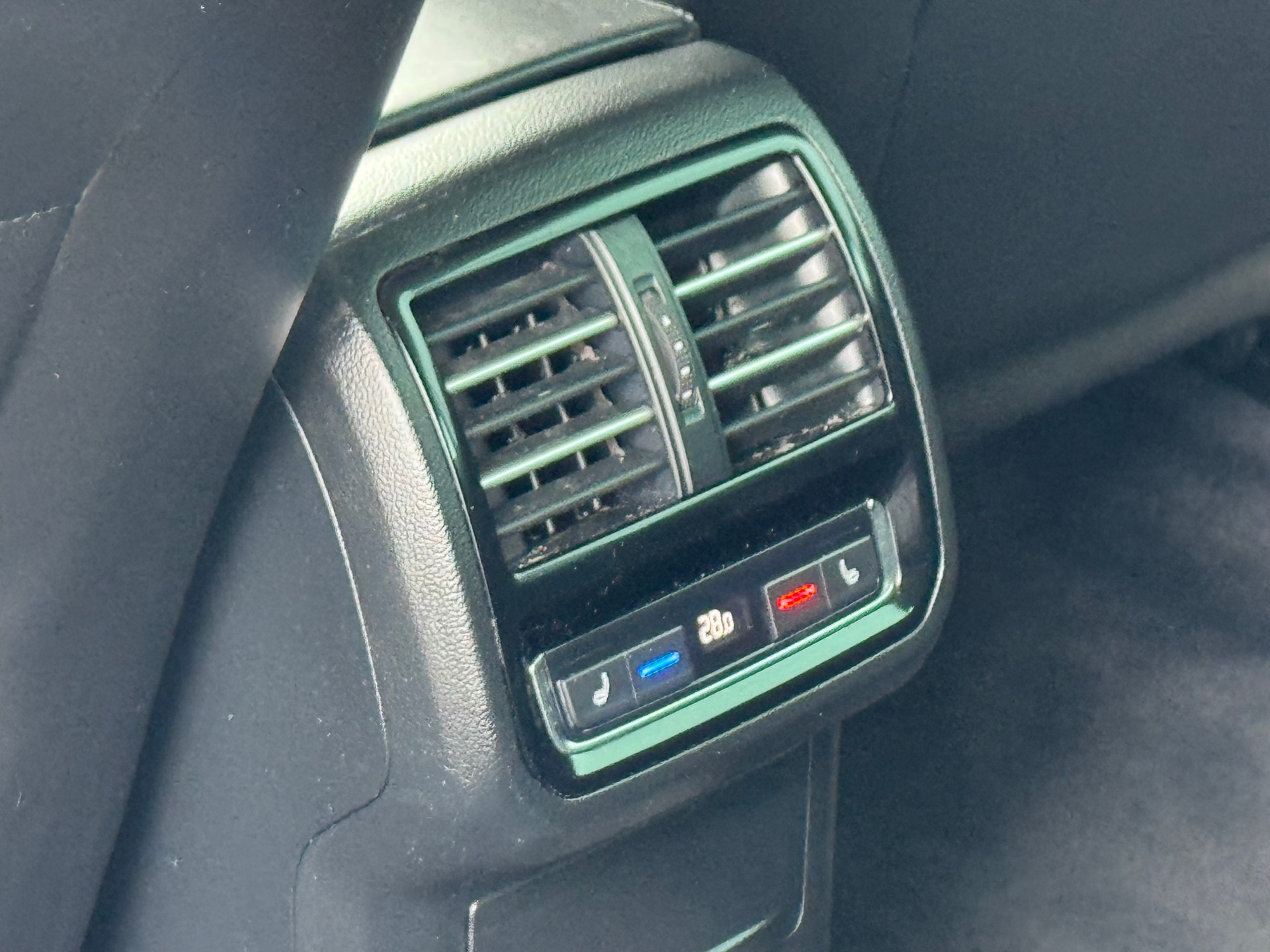 VW Passat Variant 1.4 TSI ACT BMT Highline DSG-image-11