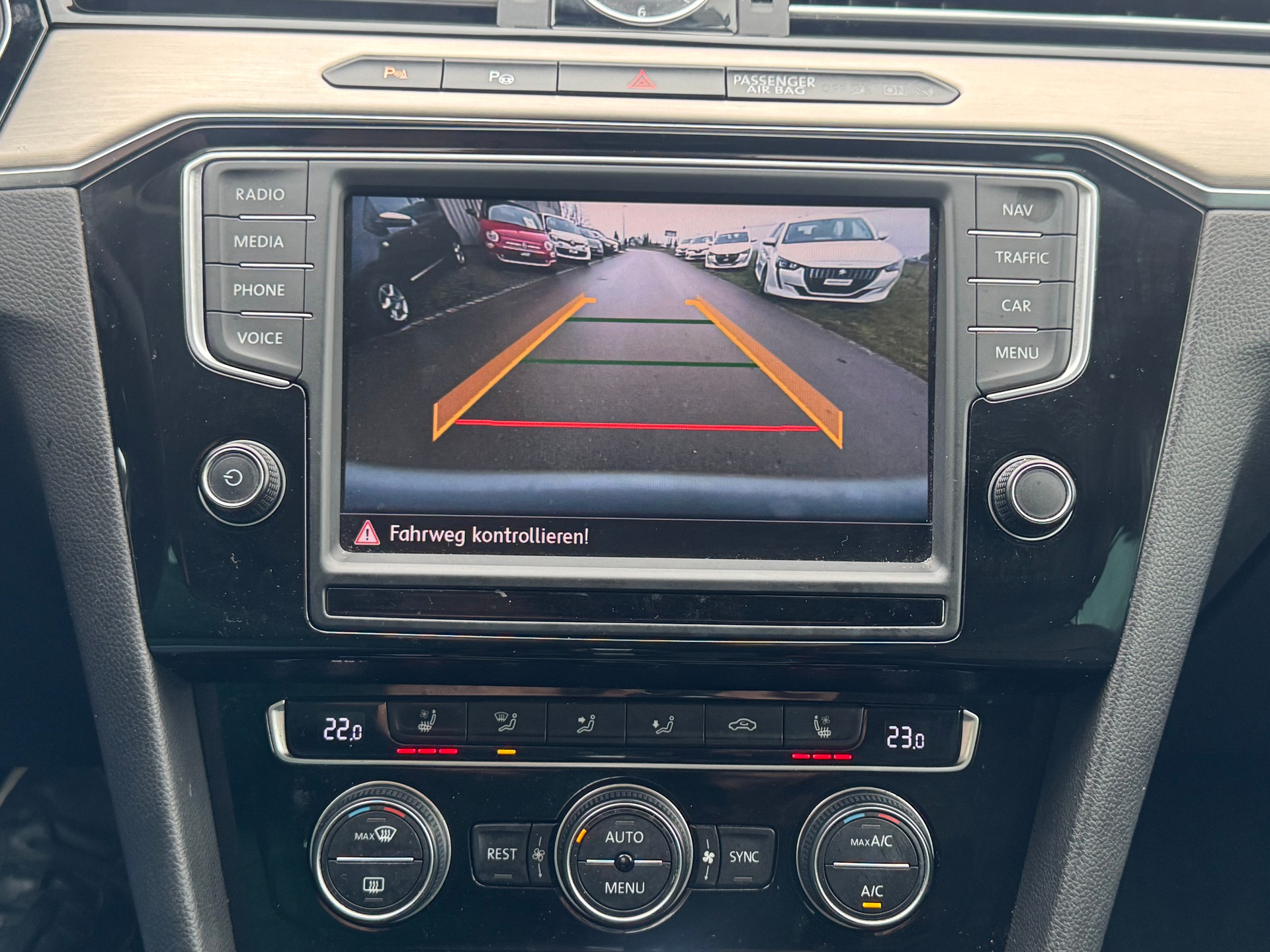 VW Passat Variant 1.4 TSI ACT BMT Highline DSG-image-13