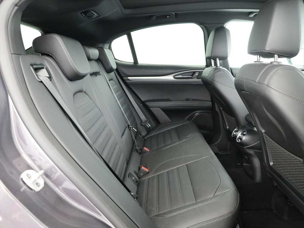 ALFA ROMEO Stelvio 2.0 Veloce Q4 AT8-image-9