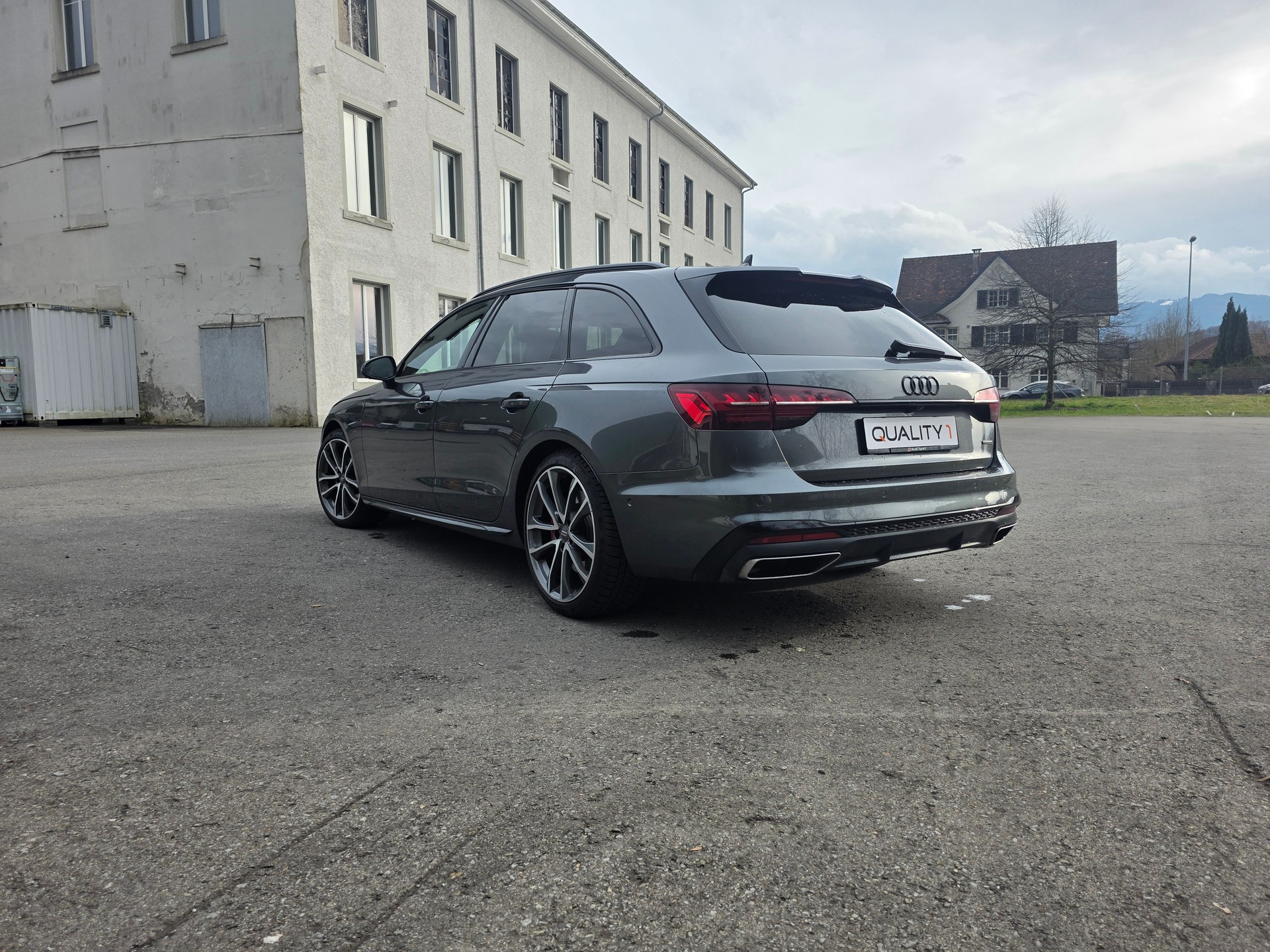 AUDI A4 Avant 45 TFSI S line S-tronic quattro-image-16