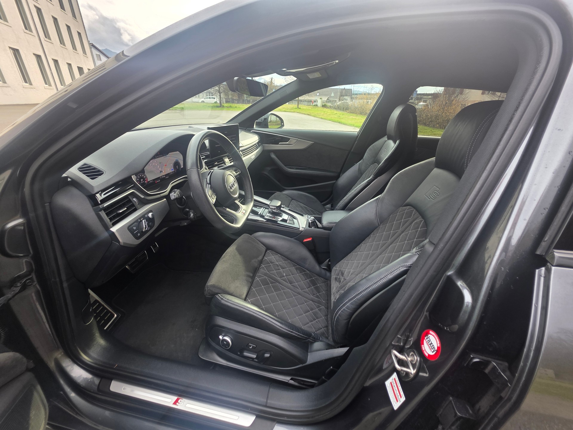 AUDI A4 Avant 45 TFSI S line S-tronic quattro-image-22