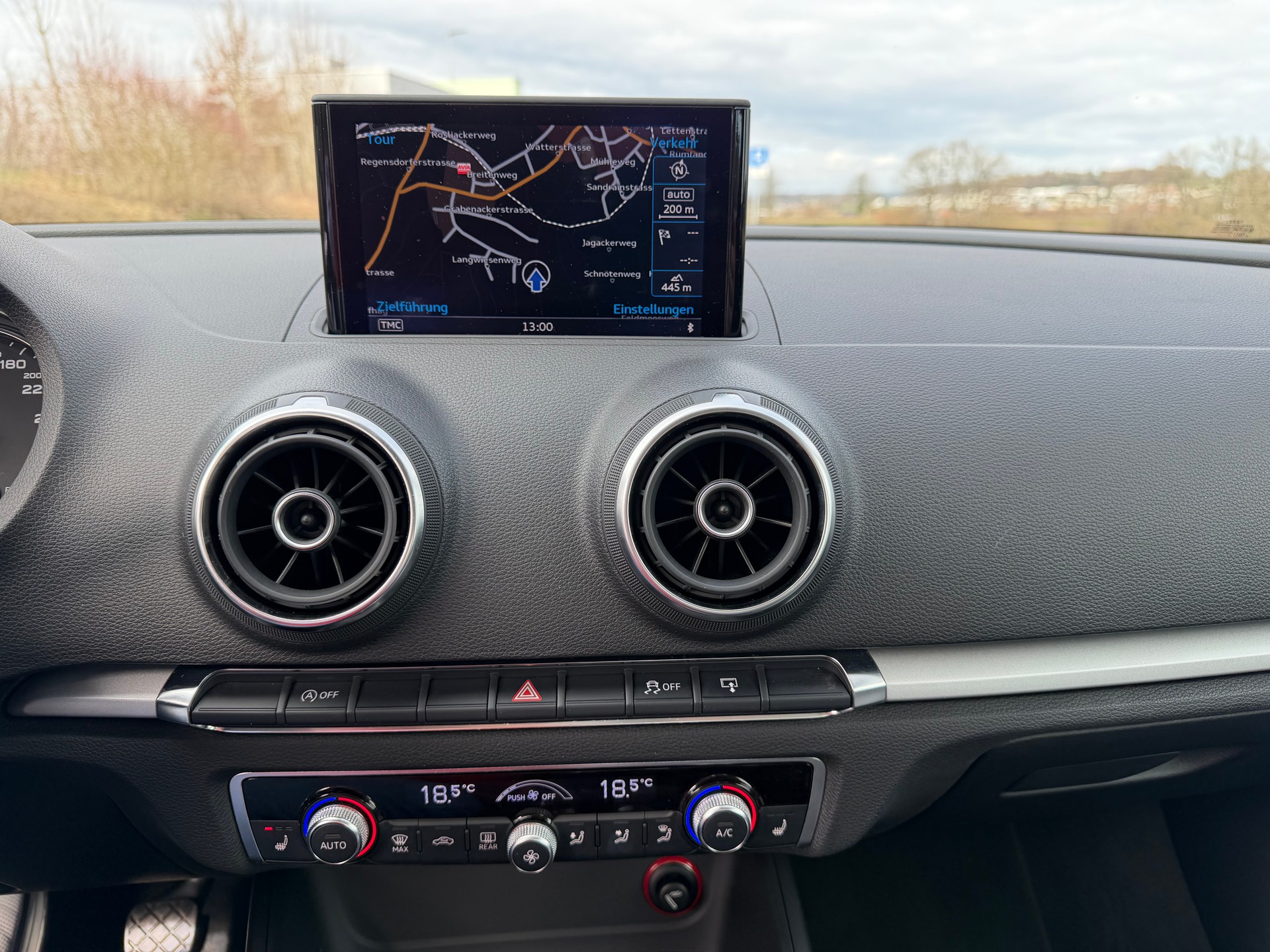 AUDI A3 Sportback 1.4 TFSI Ambition-image-4