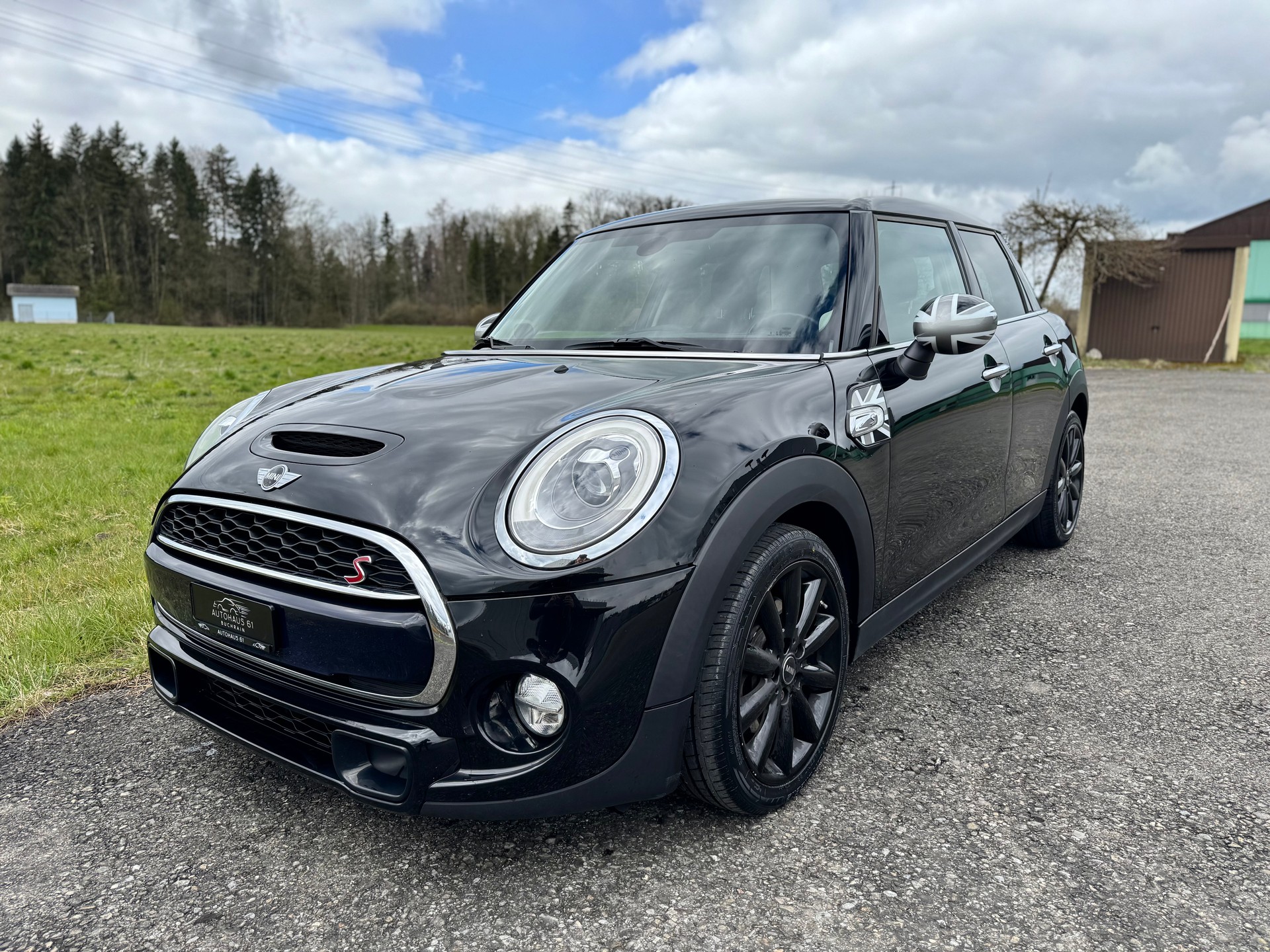 MINI Cooper S Steptronic / ab MFK bei Verkauf-showroom-element-2