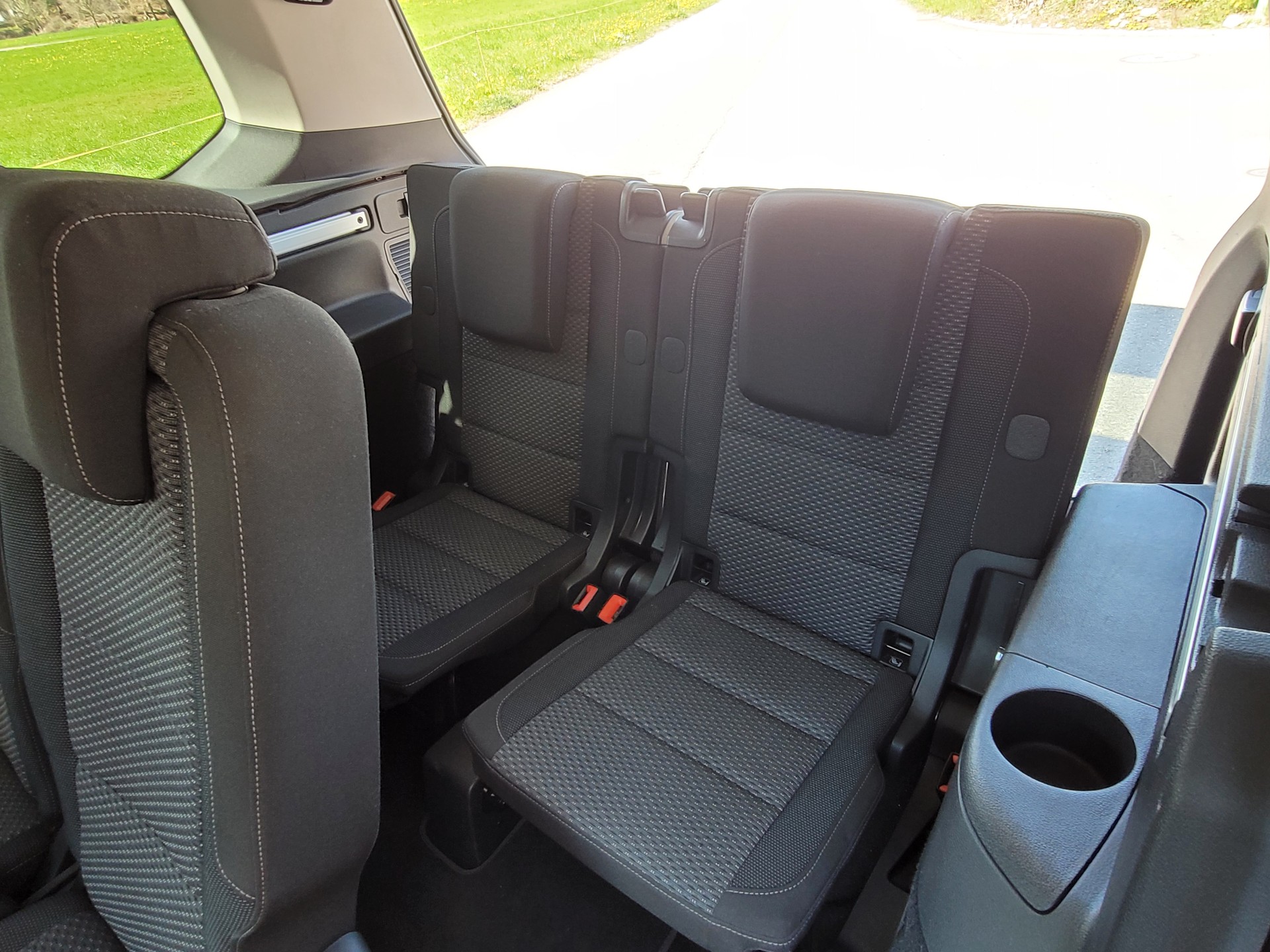 VW Touran 1.5 TSI EVO Comfortline DSG *7-Plätzer mit VW Herstellergarantie*-image-7