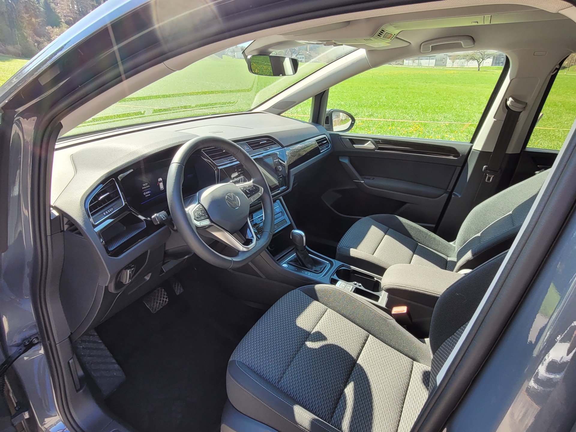 VW Touran 1.5 TSI EVO Comfortline DSG *7-Plätzer mit VW Herstellergarantie*-image-8