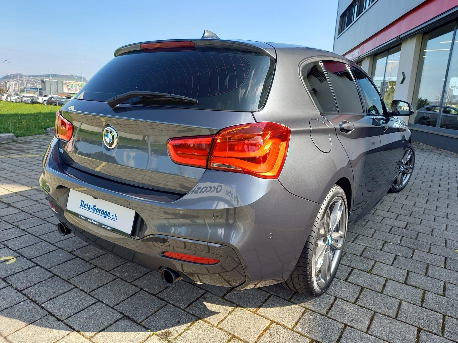 BMW M140i xDrive Steptronic-showroom-element-1