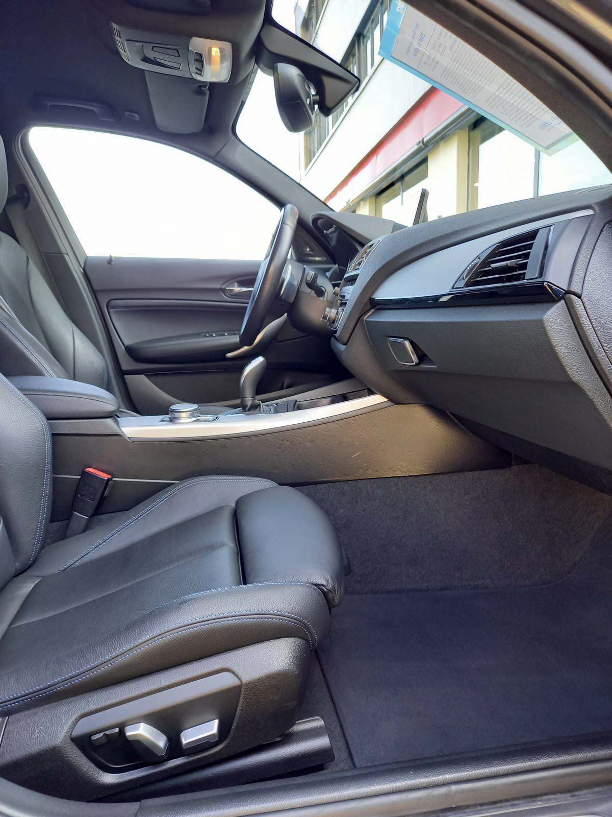BMW M140i xDrive Steptronic-image-11
