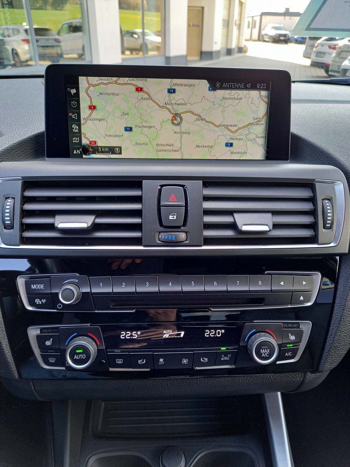 BMW M140i xDrive Steptronic-image-6