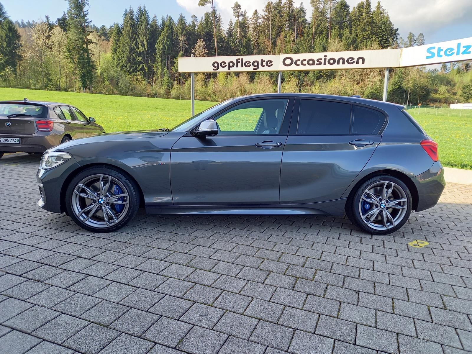 BMW M140i xDrive Steptronic-showroom-element-2