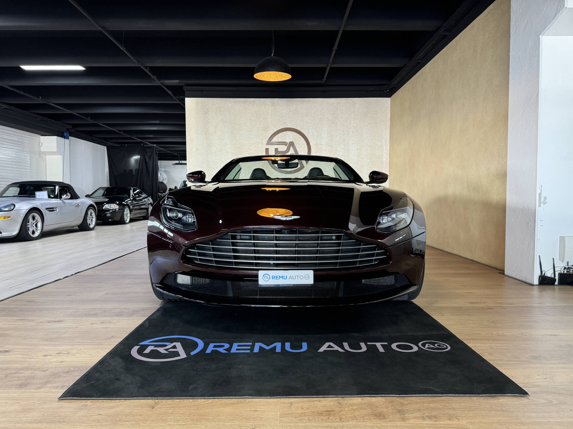 ASTON MARTIN DB11 V8 Volante Touchtronic 3-image-8