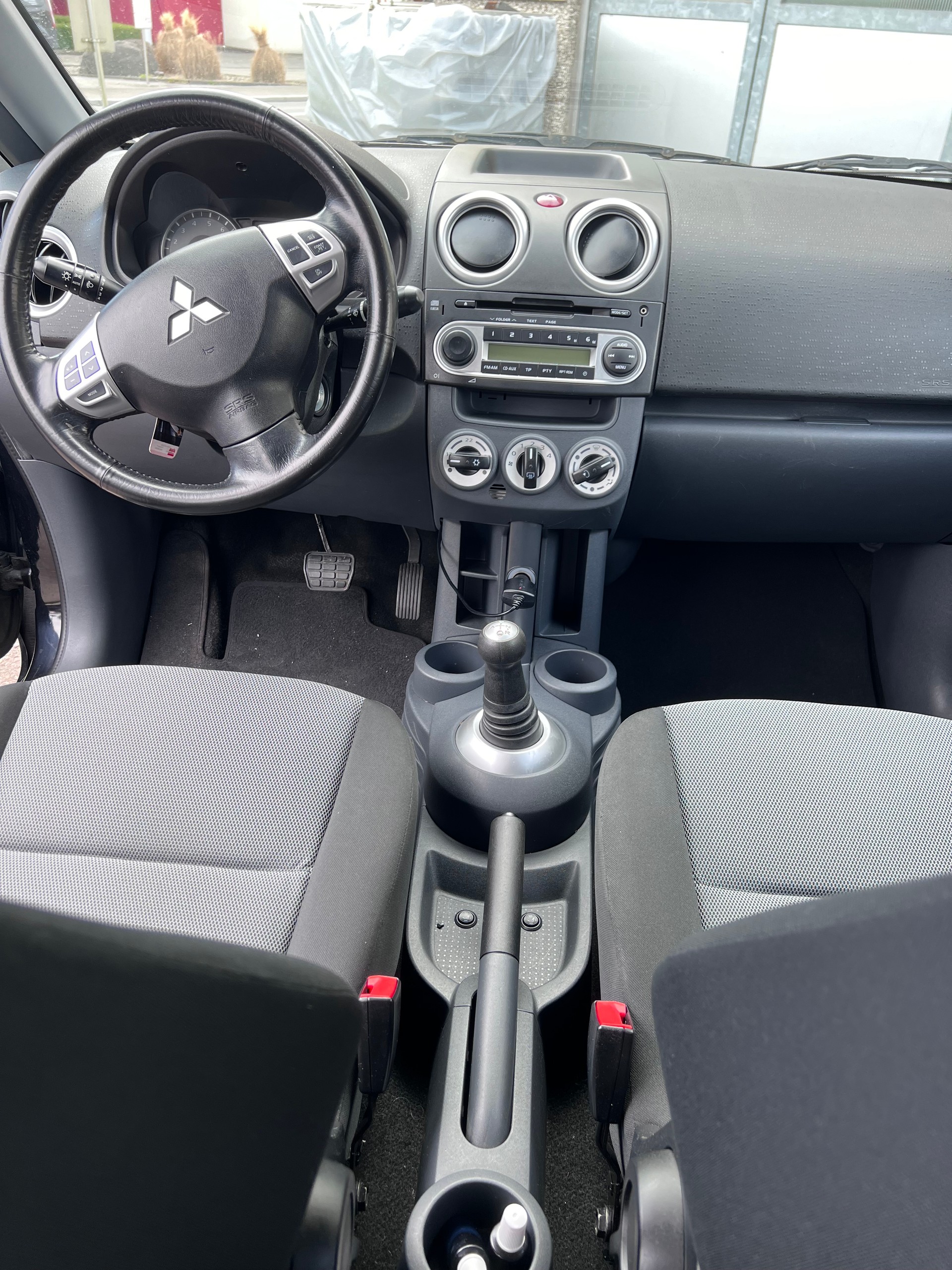 MITSUBISHI Colt 1.3 16V Jubilé (35) Allshift-image-10