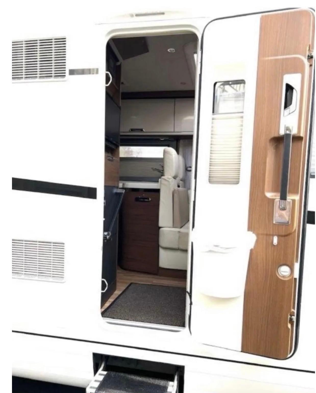 NIESMANN + BISCHOFF Flair Arto 76 LE Top Gepflegt und Autark-image-15