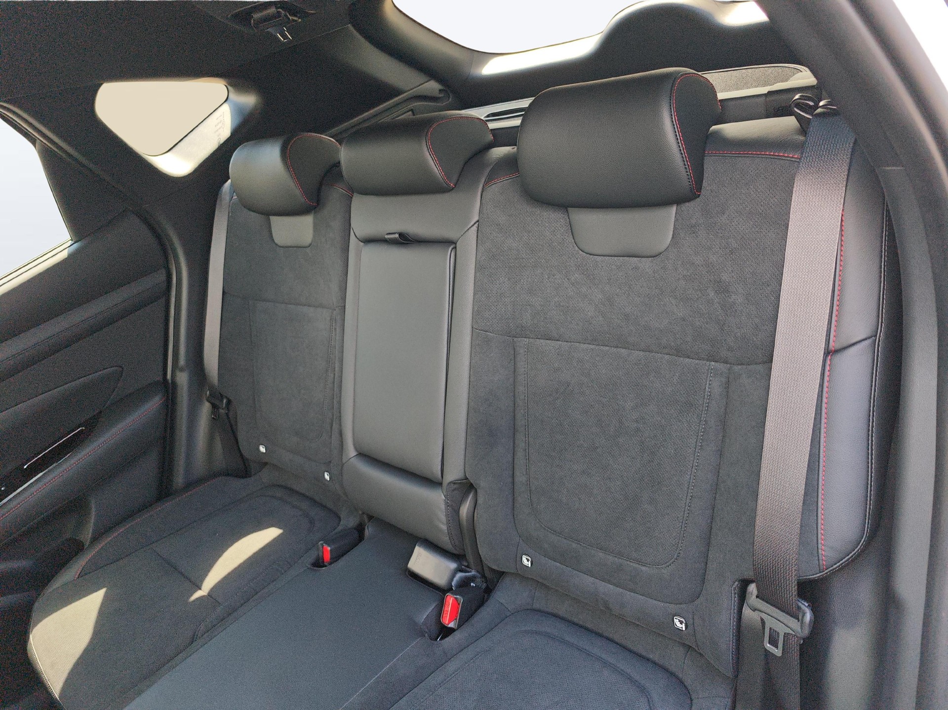 HYUNDAI Tucson 1.6 T-GDi HEV N-Line 4WD-image-8