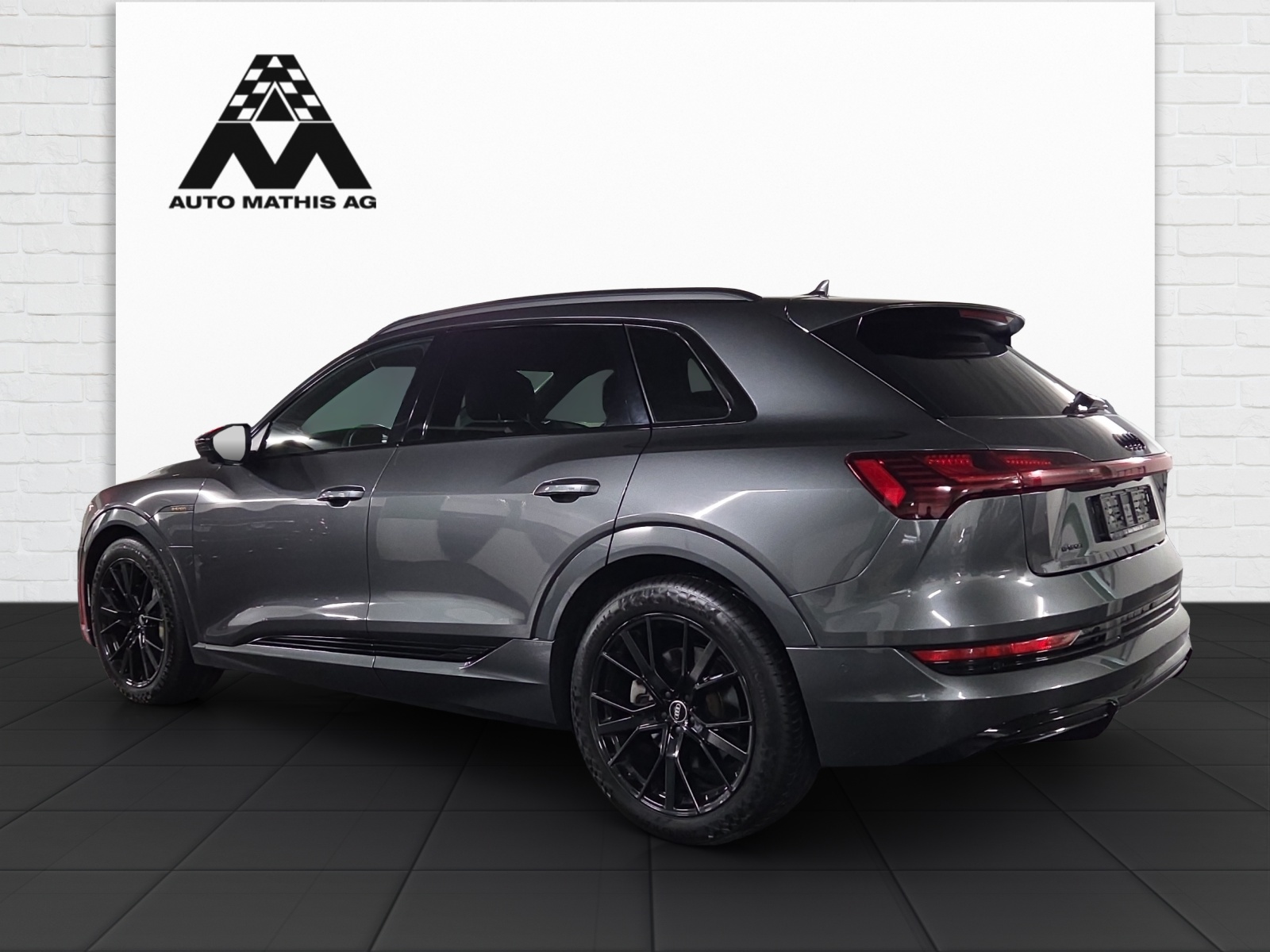 AUDI e-tron 55 S Line Black Edition quattro-showroom-element-3