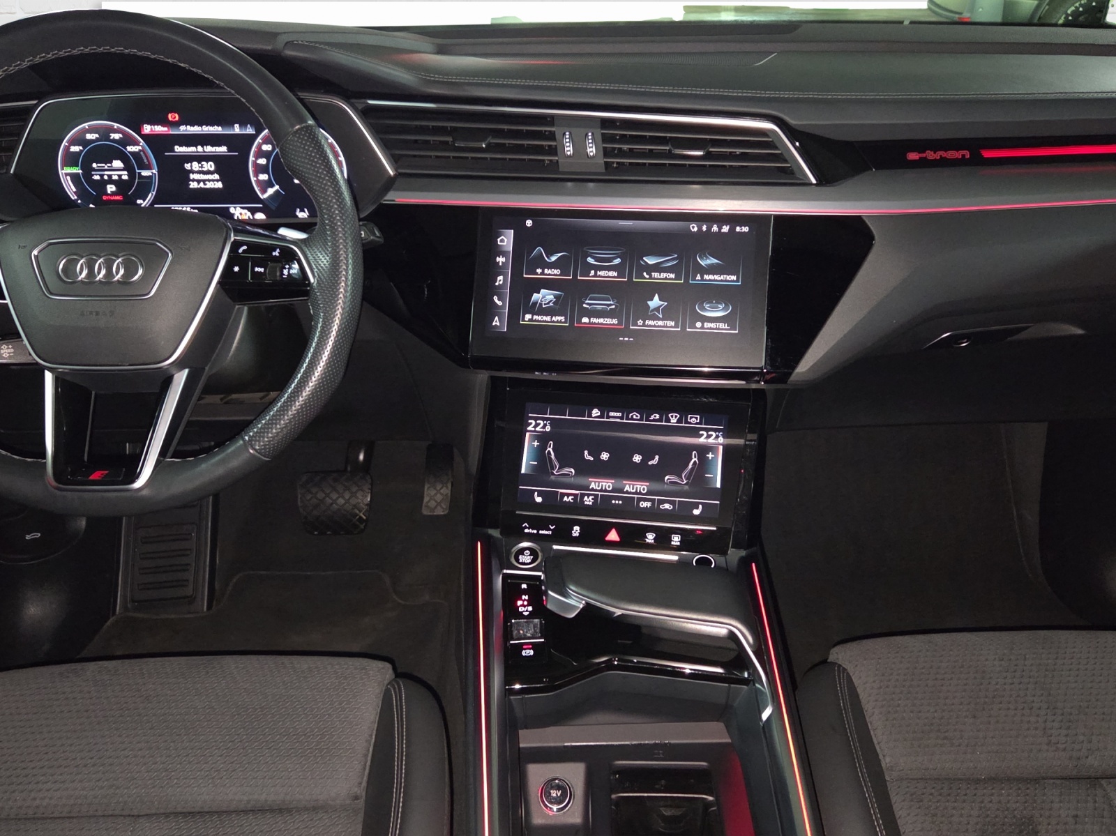 AUDI e-tron 55 S Line Black Edition quattro-image-6