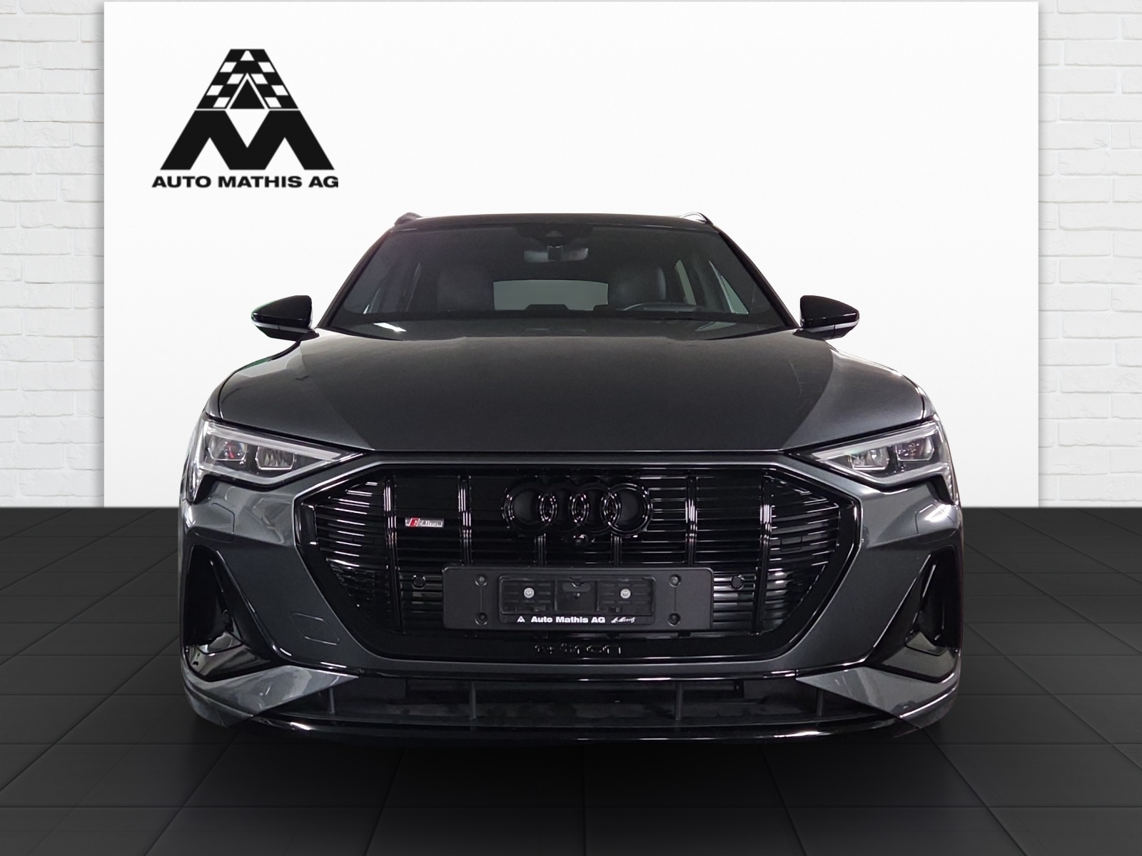 AUDI e-tron 55 S Line Black Edition quattro-showroom-element-1